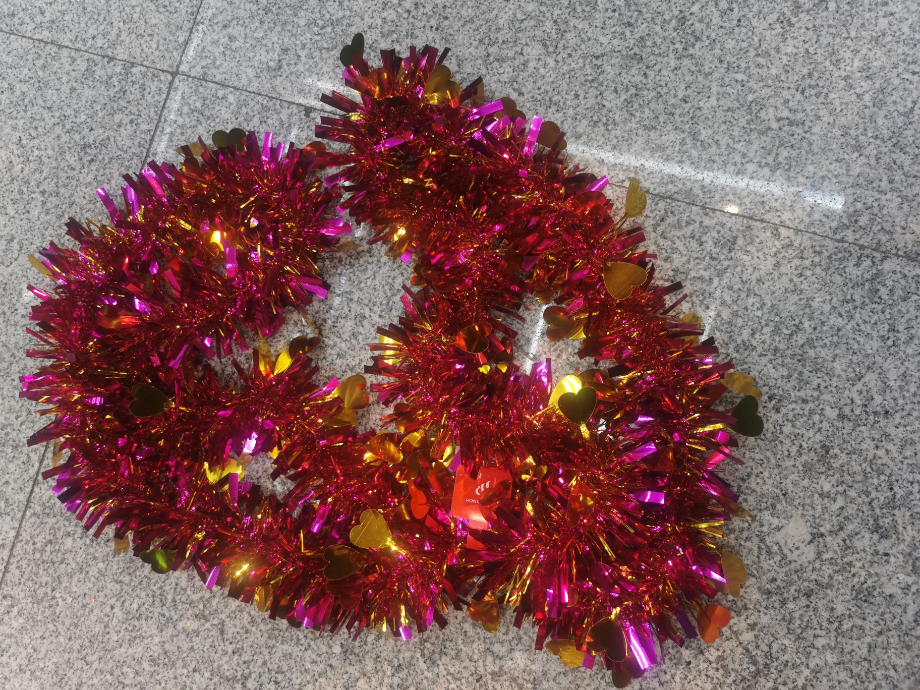 Christmas decorations: Heart-shaped latte art ribbons