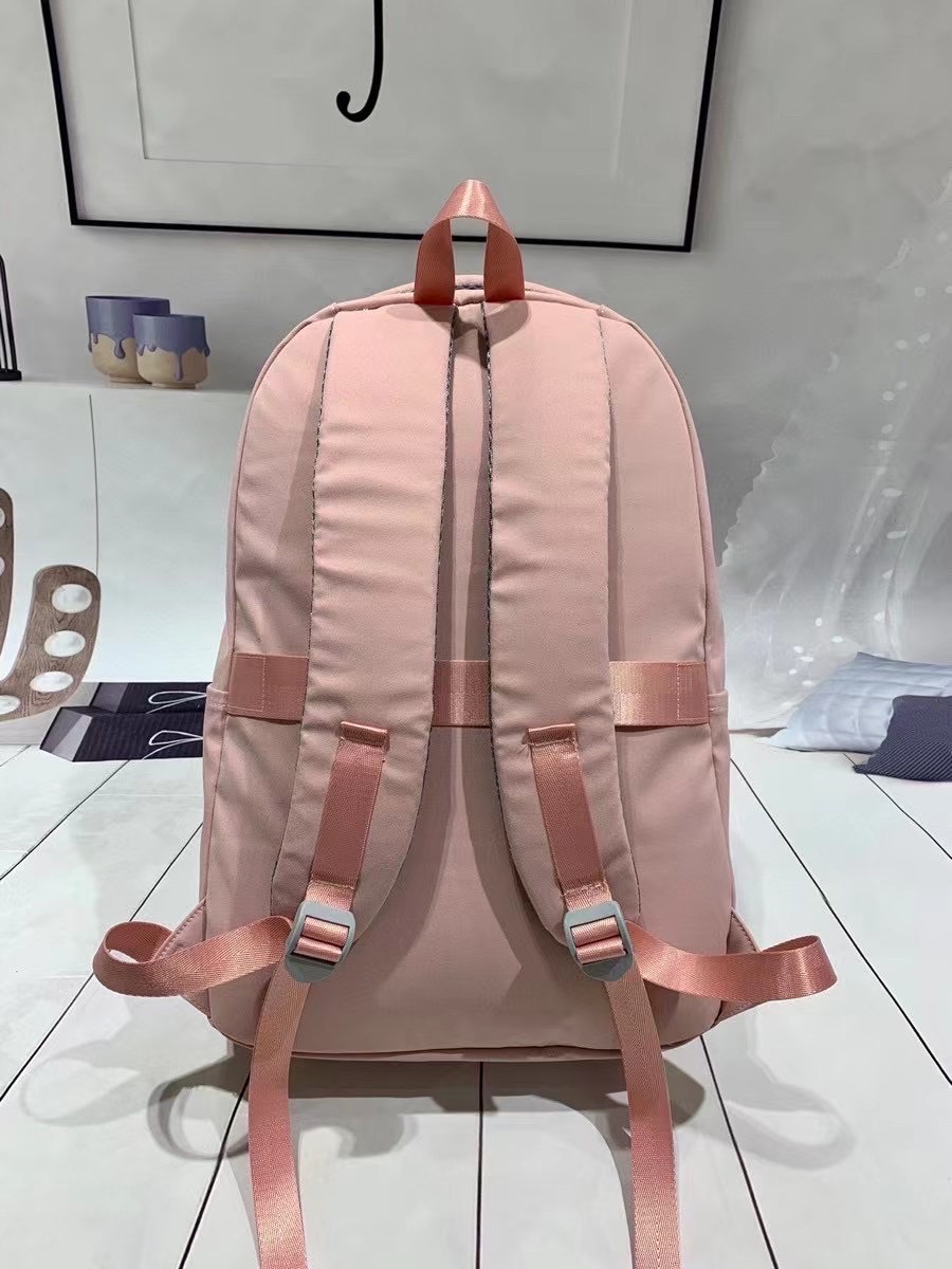 女包/背包/卡通书包产品图