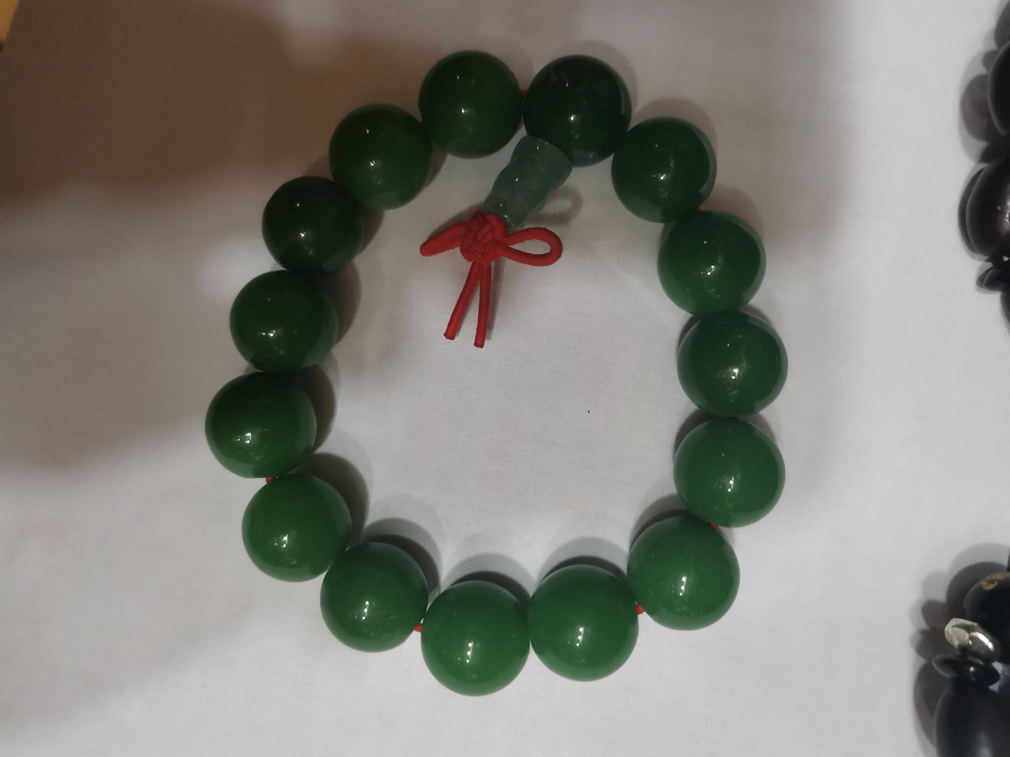 Jade bracelets, travel handicrafts, bead bracelets, flower wood pear bracelets, rosewood bracelets, multi-color ones. 1
