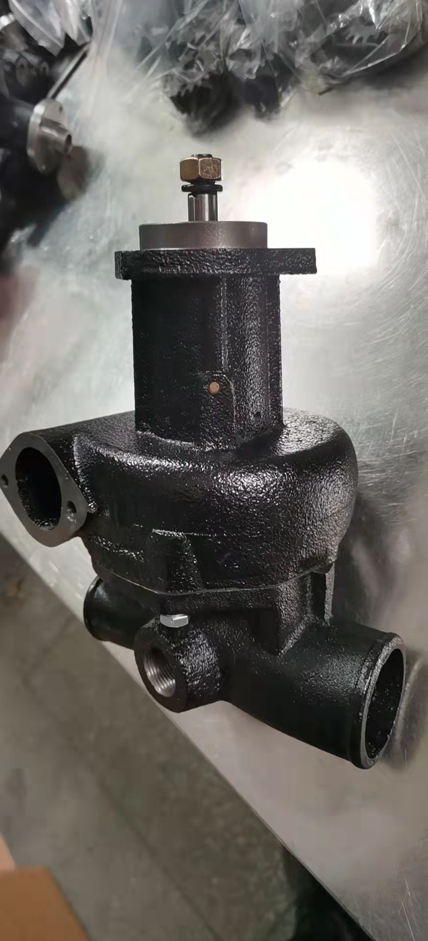 Nissan UD truck PD6/PE6 cooling system water pump 21010-96172 detail image 2