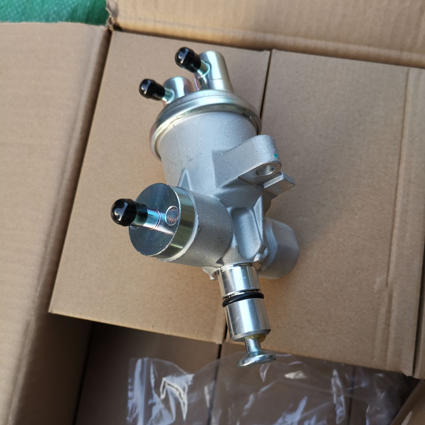 Ford off-road vehicle fuel system accessory fuel pump 1824415C93 detail image 8
