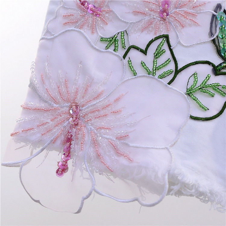 European Station 2022 Summer New leaf sequined beaded fringed denim shorts Women's fashion floral slimming hot pants detail image 4