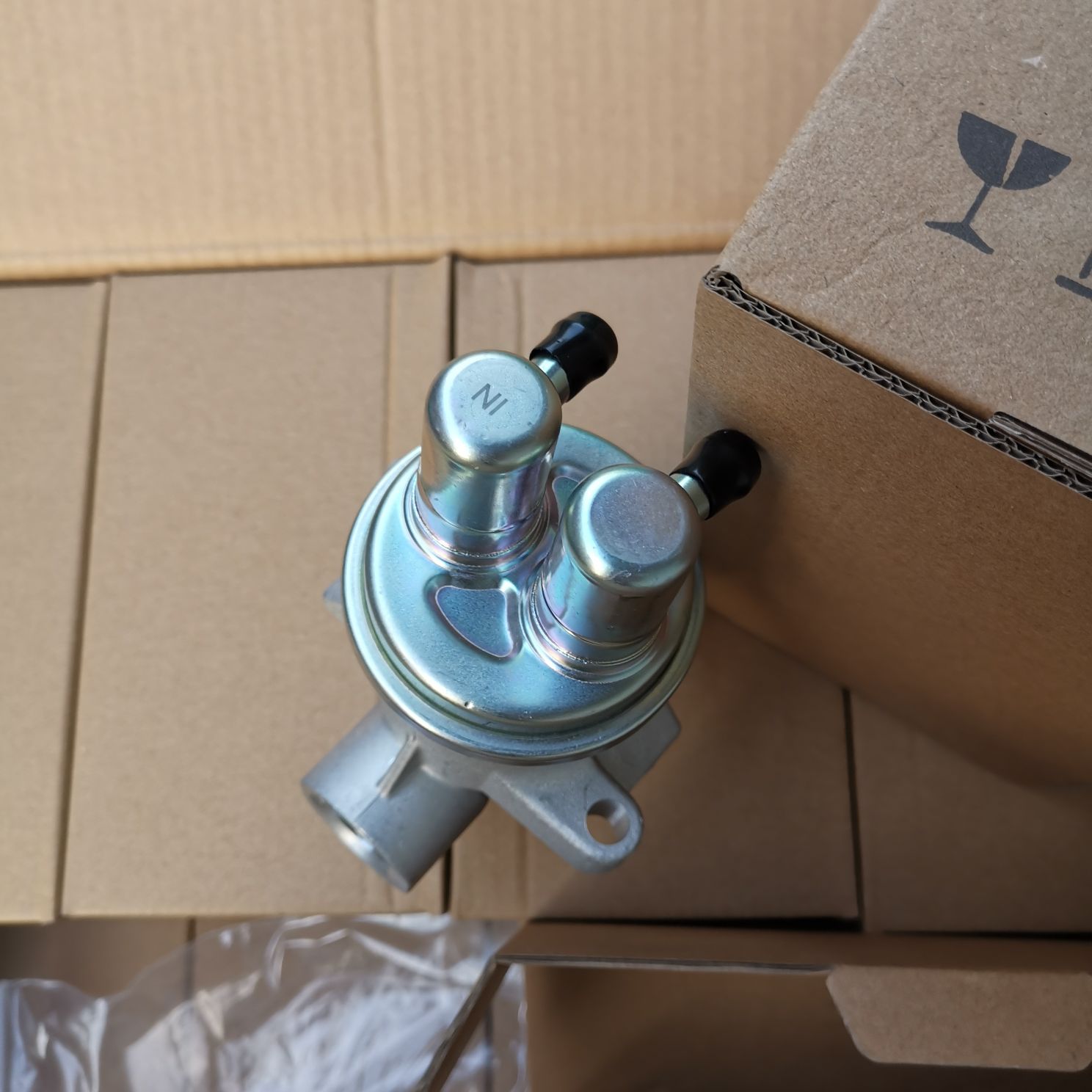 Ford off-road vehicle fuel system accessory fuel pump 1824415C93 detail image 2