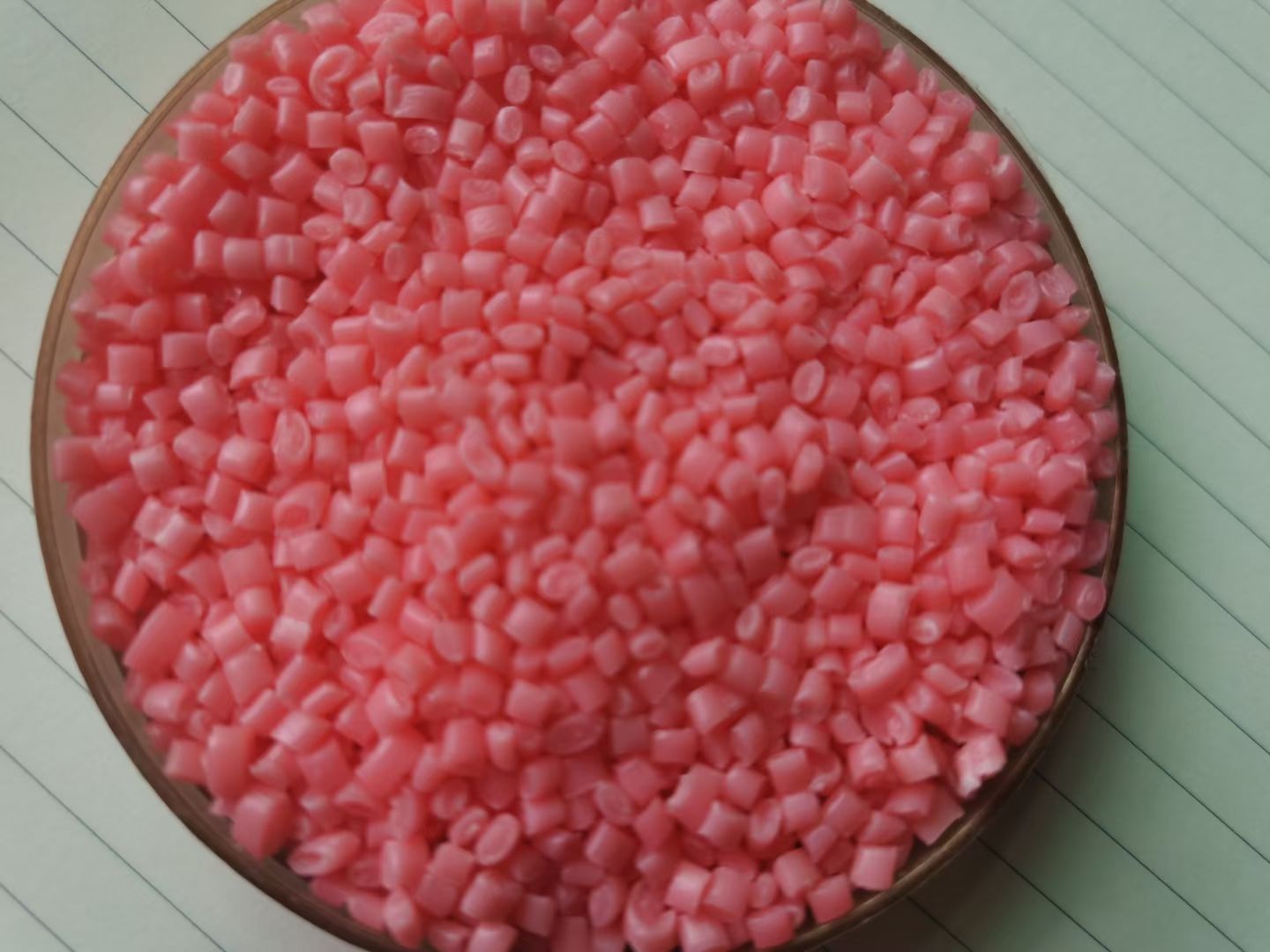 丙烯系列粉色塑料粒子回料可批发环保