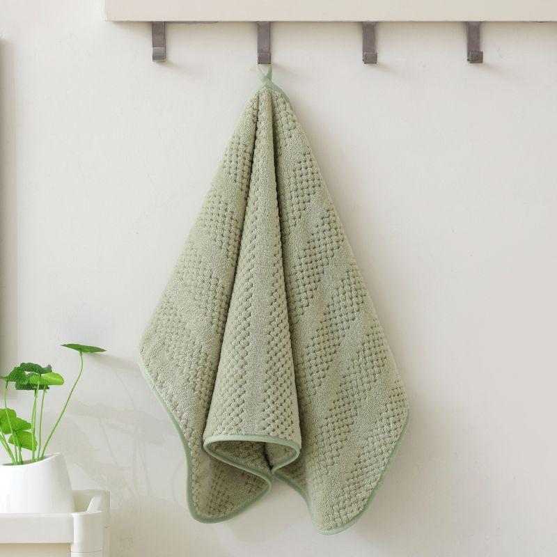 The new teak towel is dense in texture, soft to the touch, does not shed or fade, and is highly absorbent. It is a dry hair towel in plain color, measuring 35*75cm detail image 4