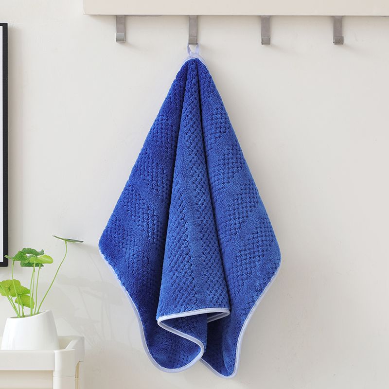 The new teak towel is dense in texture, soft to the touch, does not shed or fade, and is highly absorbent. It is a dry hair towel in plain color, measuring 35*75cm