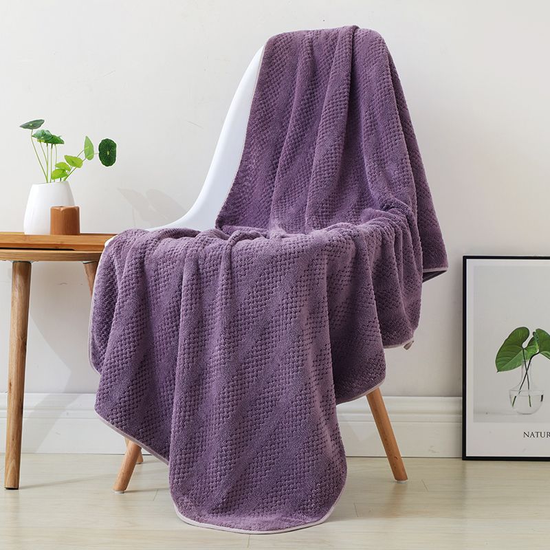 The new teak bath towel is dense in texture, soft to the touch, does not shed or fade, has strong water absorption, and is a dry hair towel in a solid color pic 3