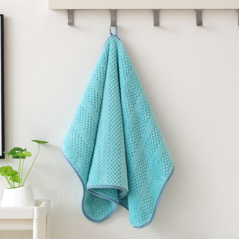 The new teak towel is dense in texture, soft to the touch, does not shed or fade, and is highly absorbent. It is a dry hair towel in plain color, measuring 35*75cm details Picture