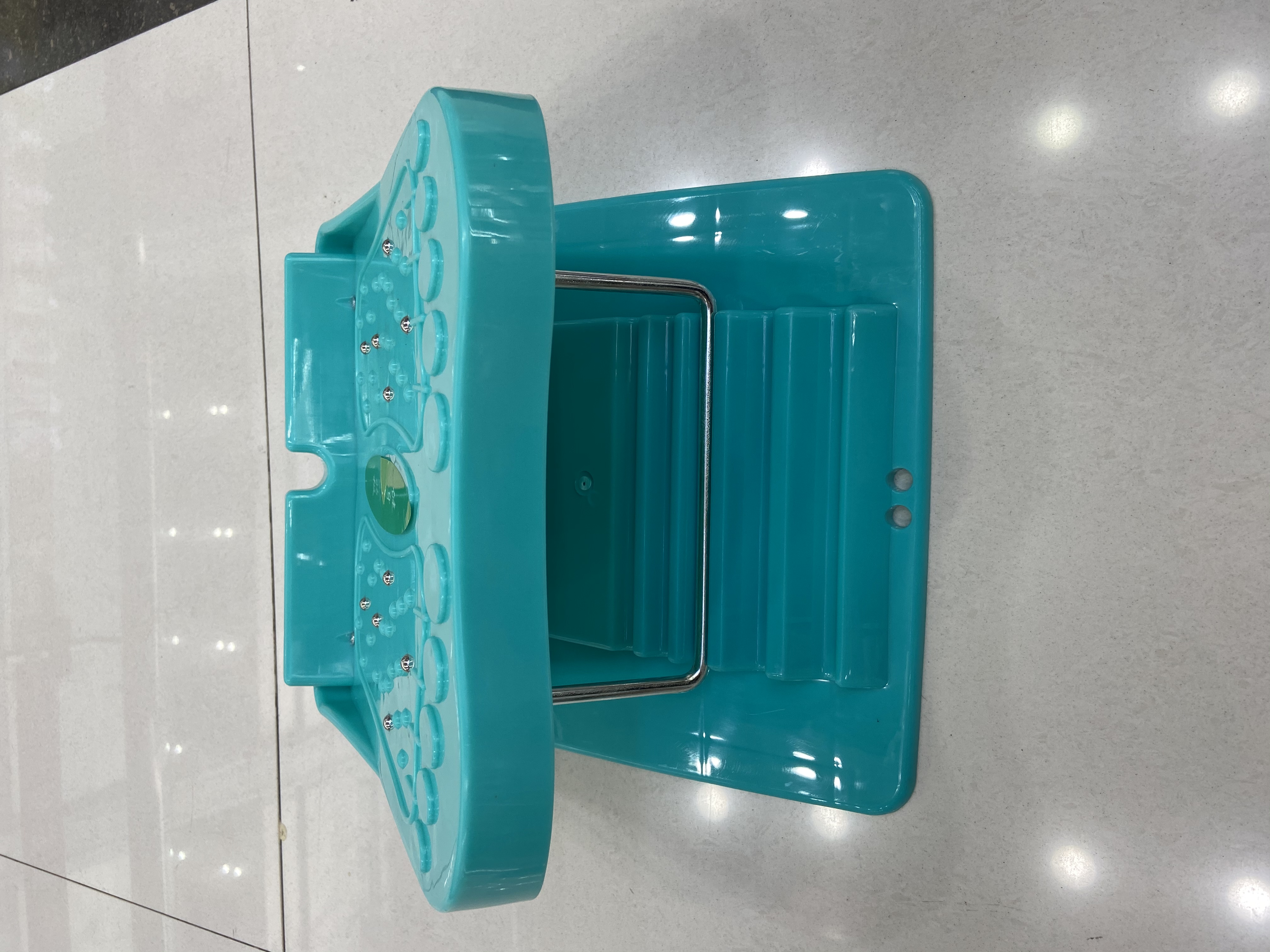 拉筋板细节图