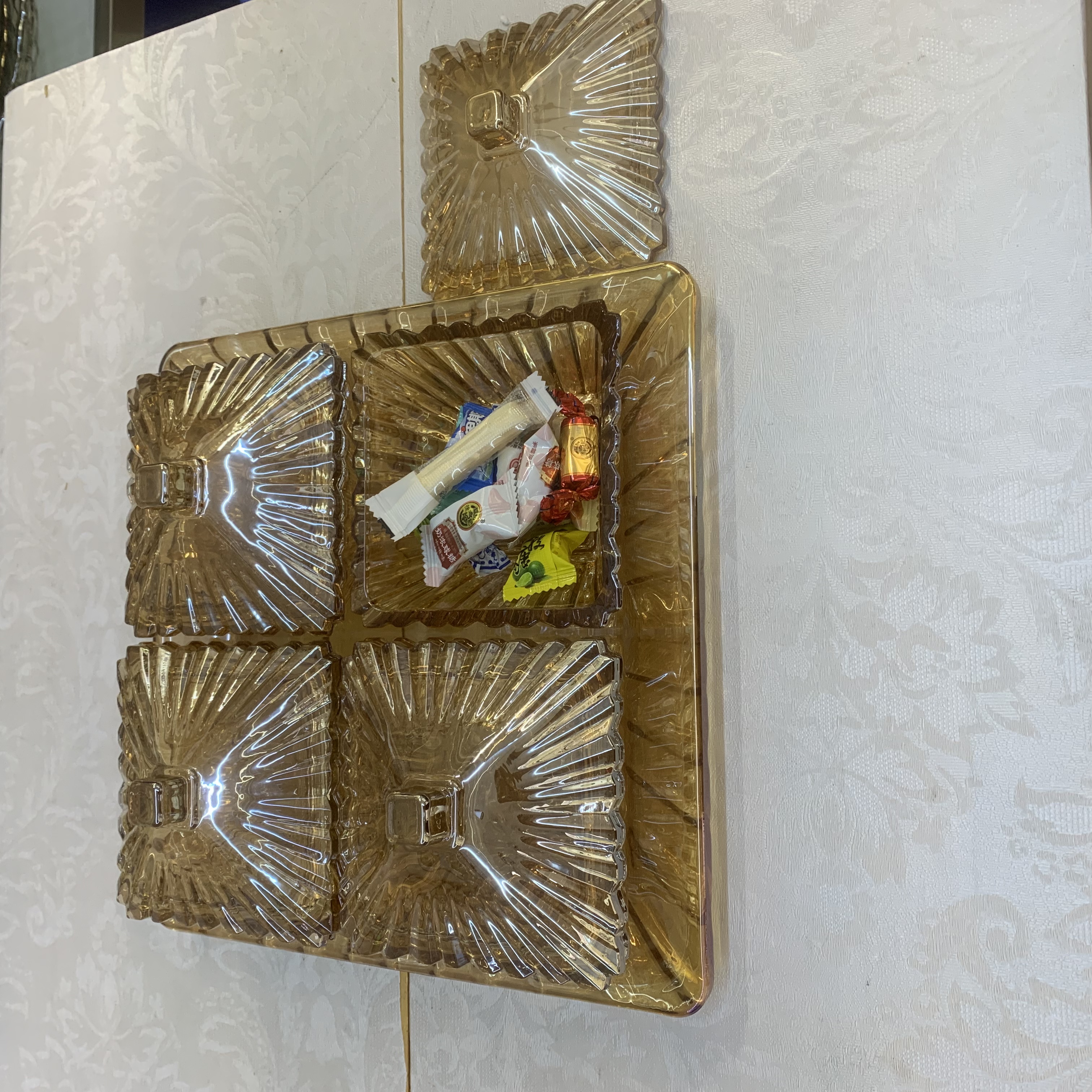 创意现代水晶玻璃水果盘带盖分格干果零食盘欧式果盆客厅家用轻奢