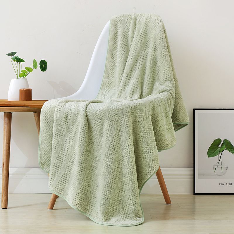 The new teak bath towel is dense in texture, soft to the touch, does not shed or fade, has strong water absorption, and is a dry hair towel in a solid color pic 2