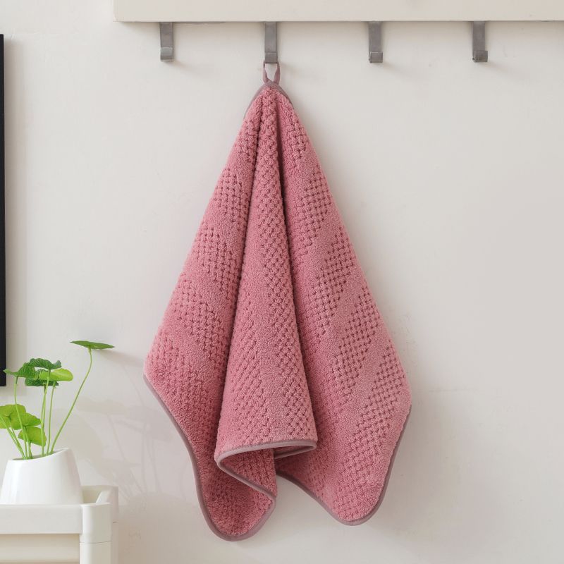 The new teak towel is dense in texture, soft to the touch, does not shed or fade, and is highly absorbent. It is a dry hair towel in plain color, measuring 35*75cm detail image 2