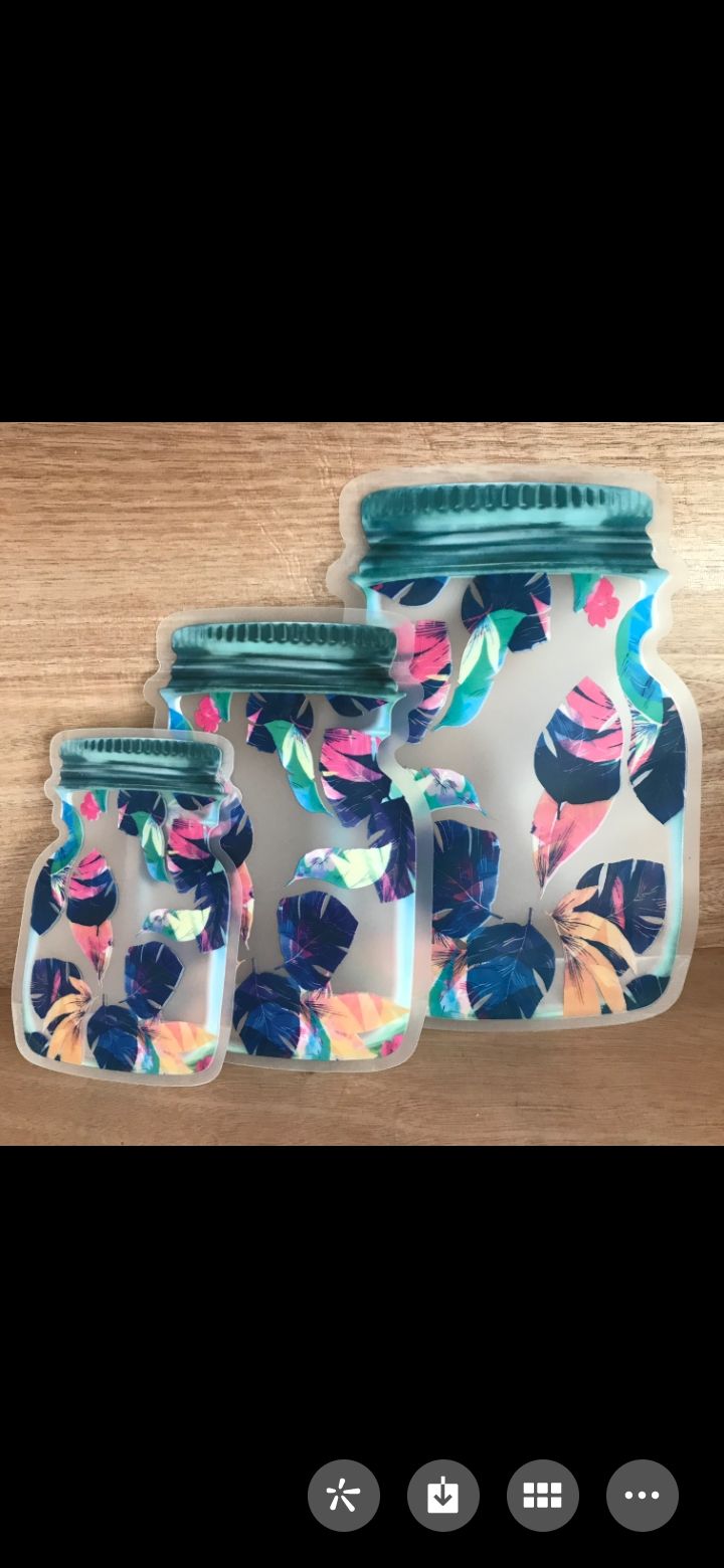 Yiping self-standing packaging bag