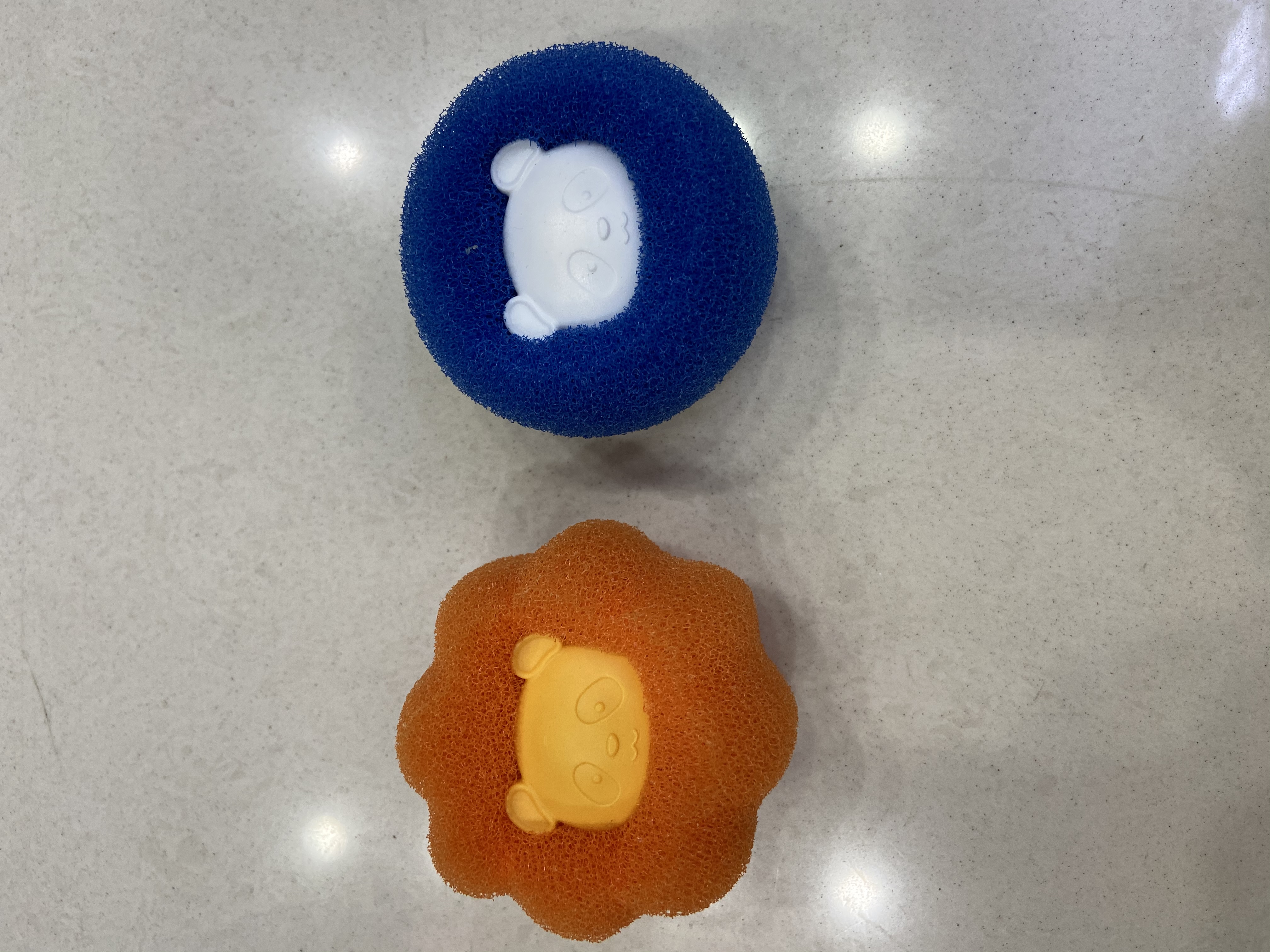 洗衣球白底实物图