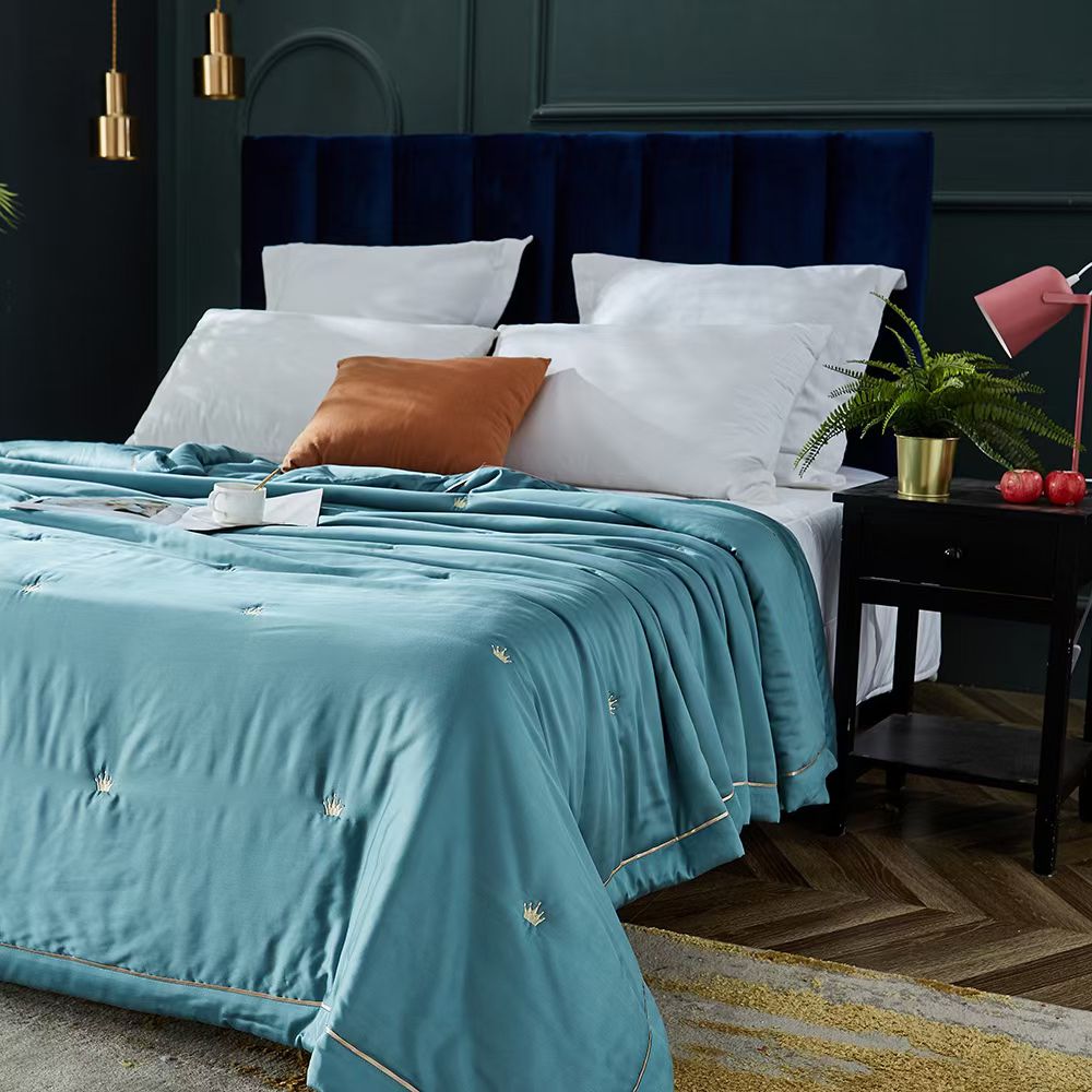 The imperial family moisturizing summer quilt has a great drape! The fit and softness are both excellent [Strong] pic 5