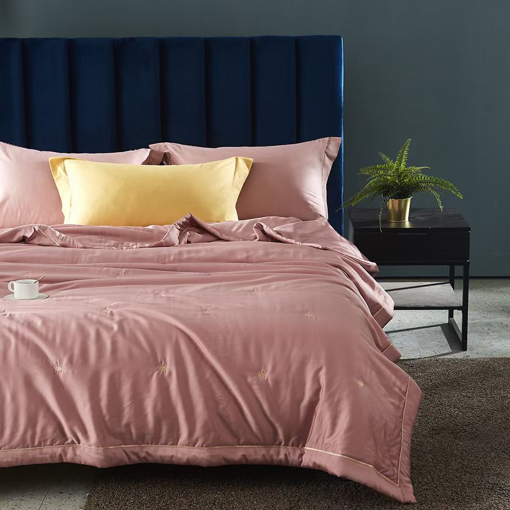 The imperial family moisturizing summer quilt has a great drape! The fit and softness are both excellent [Strong] pic 10