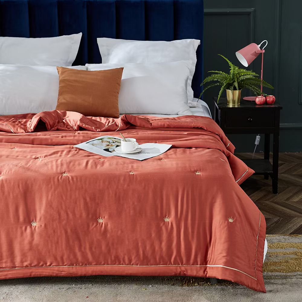 The imperial family moisturizing summer quilt has a great drape! The fit and softness are both excellent [Strong] pic 4