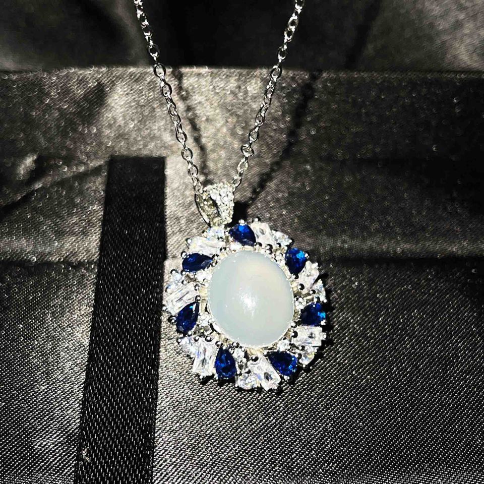 Brazilian natural ice-type white chalcedony necklace, glass type pigeon egg ring, banquet stud jewelry necklace detail image 6