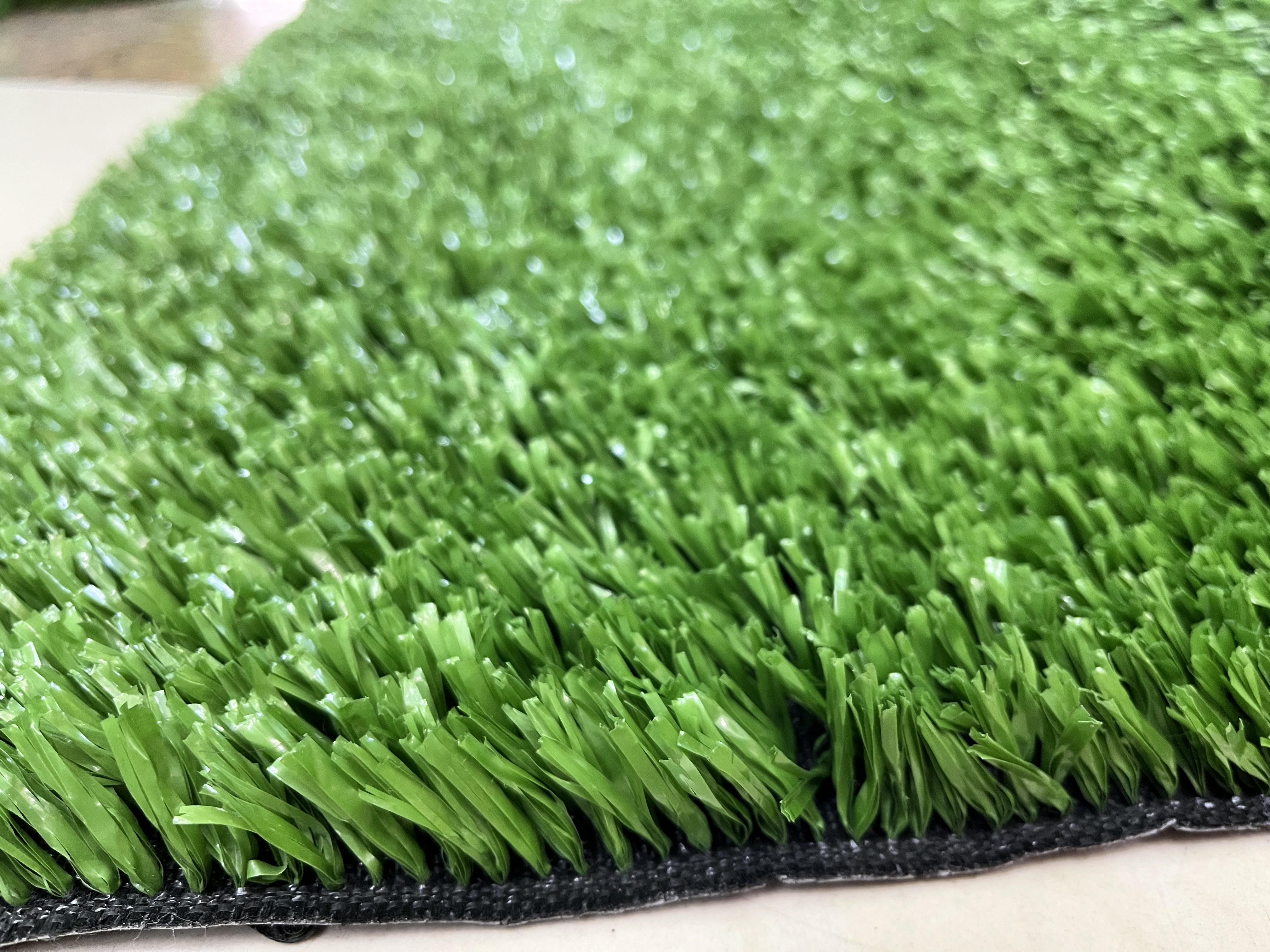 Artificial turf, simulated turf, sports turf, artificial turf, plastic turf, outdoor turf, decorative football, kindergarten turf, fence, artificial turf details Picture