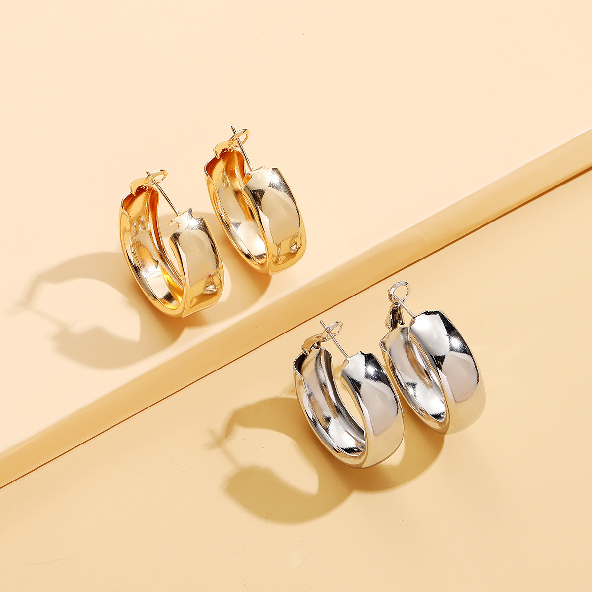 European and American cross-border jewelry supply, Instagram simple geometric street style metal smooth round ring stud earrings