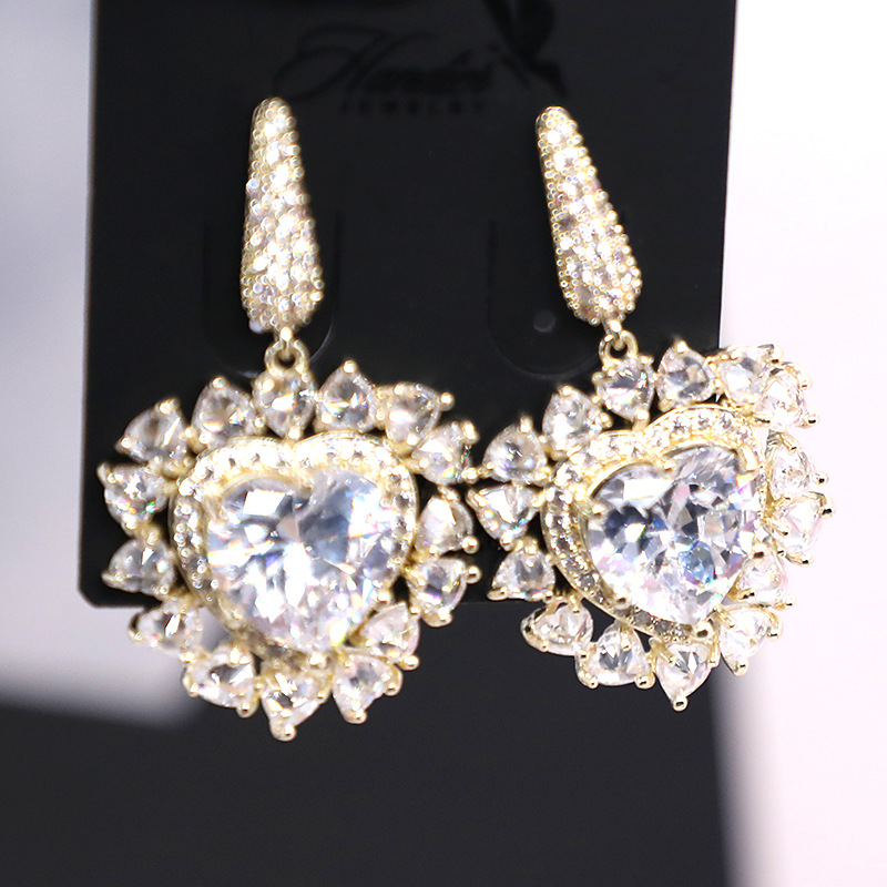 New European and American fashion earrings, heavy industry micro-inlaid multi-color zirconium diamond cute heart-shaped earrings, heart-shaped female stud earrings detail image 7