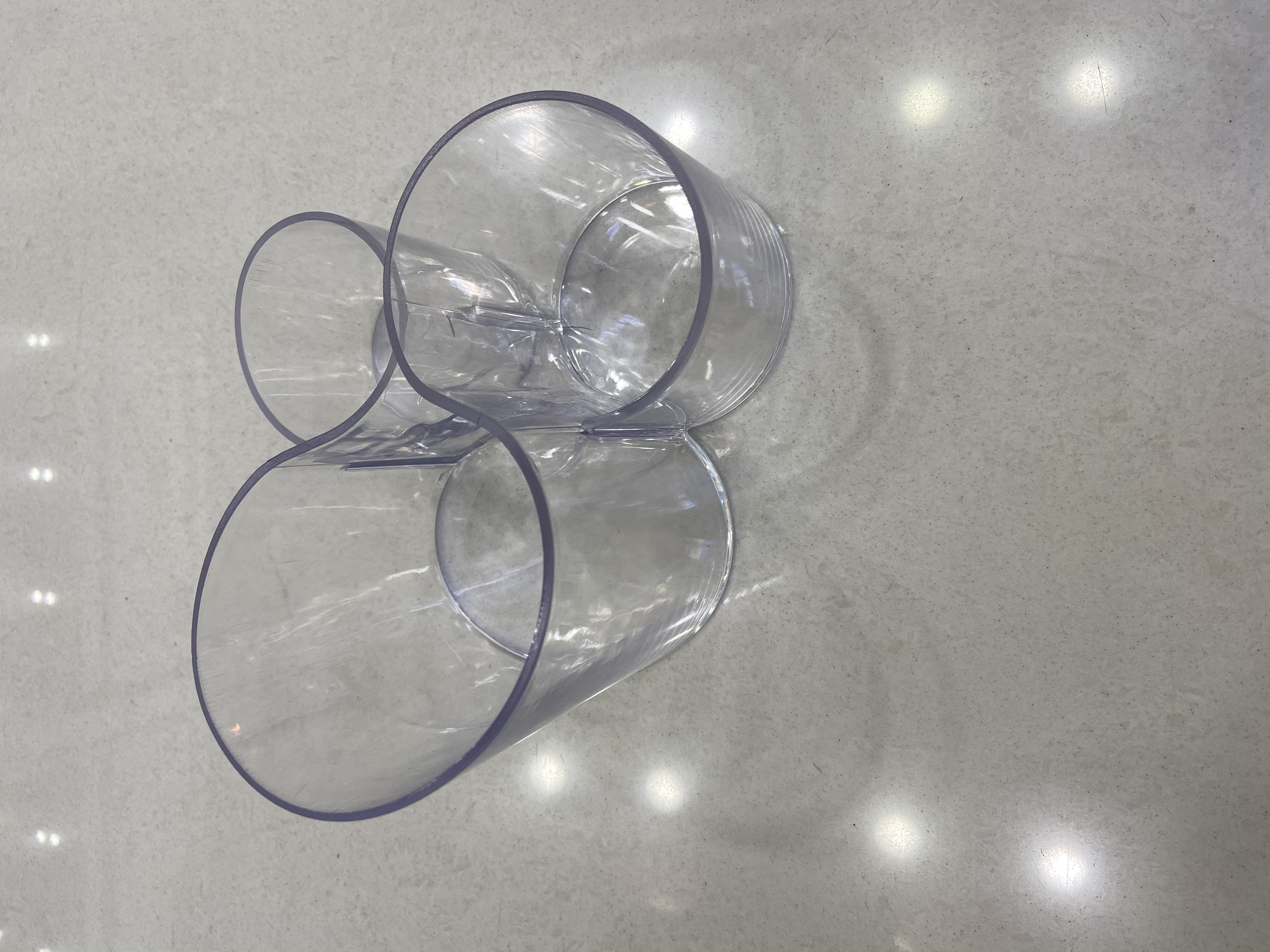 S-shaped makeup storage box Item Picture