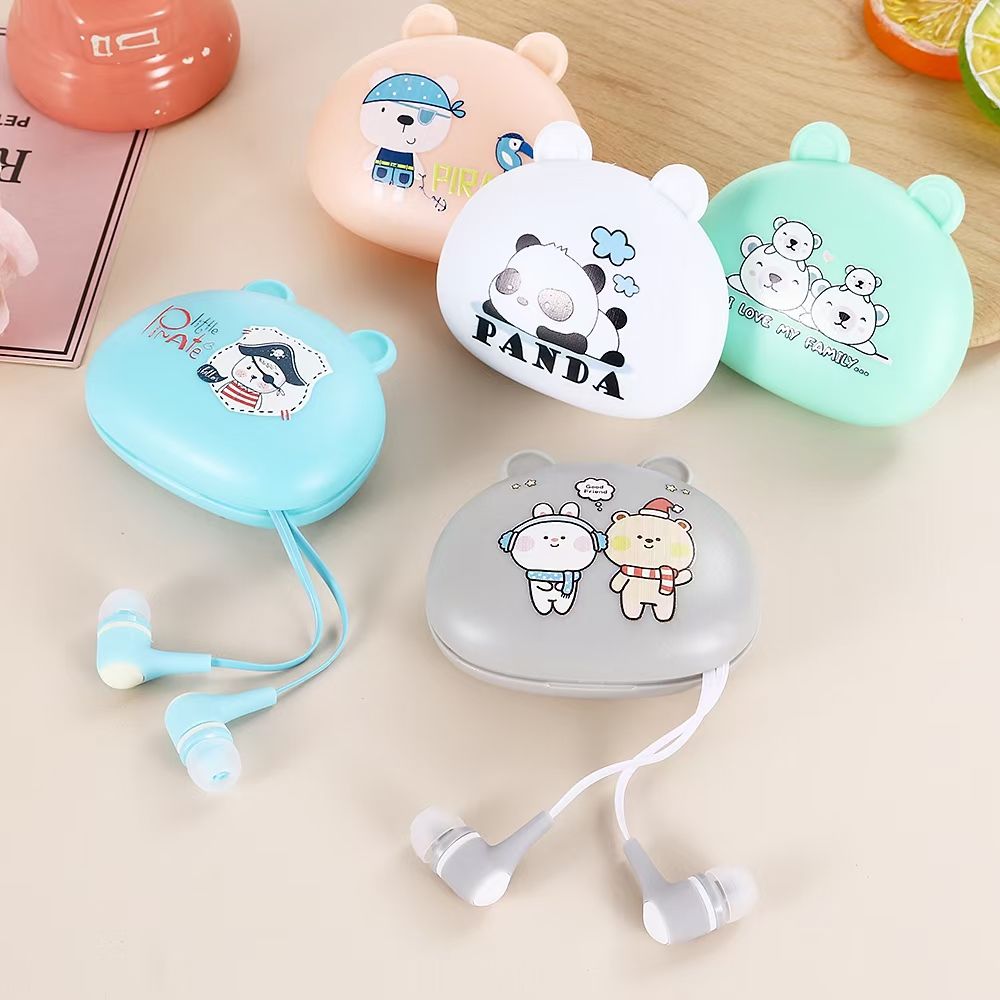 The MC-138 cartoon headphones are in-ear headphones with microphone and line control, suitable for Apple, Android and Huawei mobile phones. They offer deep bass details Picture