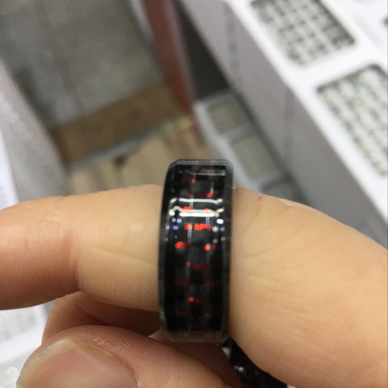 程洁不锈钢材质采用镀黑贴片技术整体工艺非常高雅