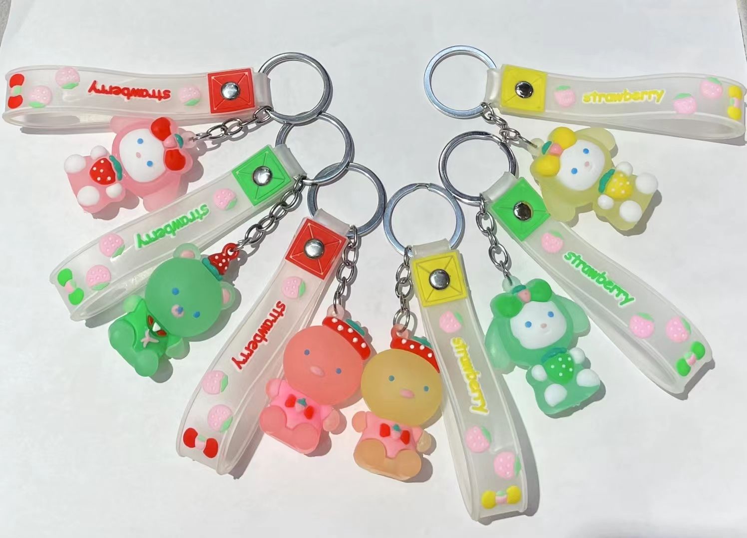 A set of three pieces for the young master, including a keychain and a string Specification image