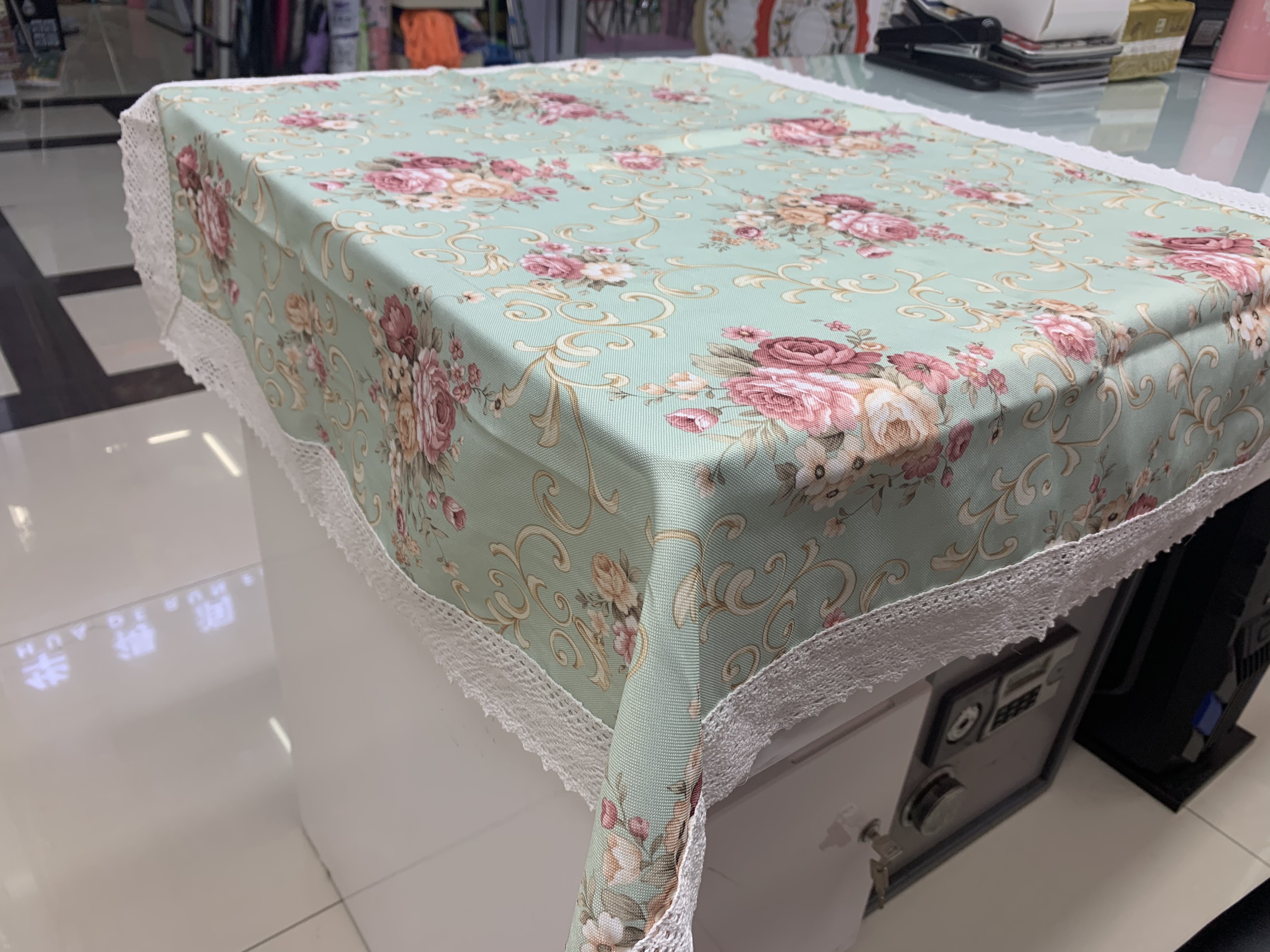 花边桌布