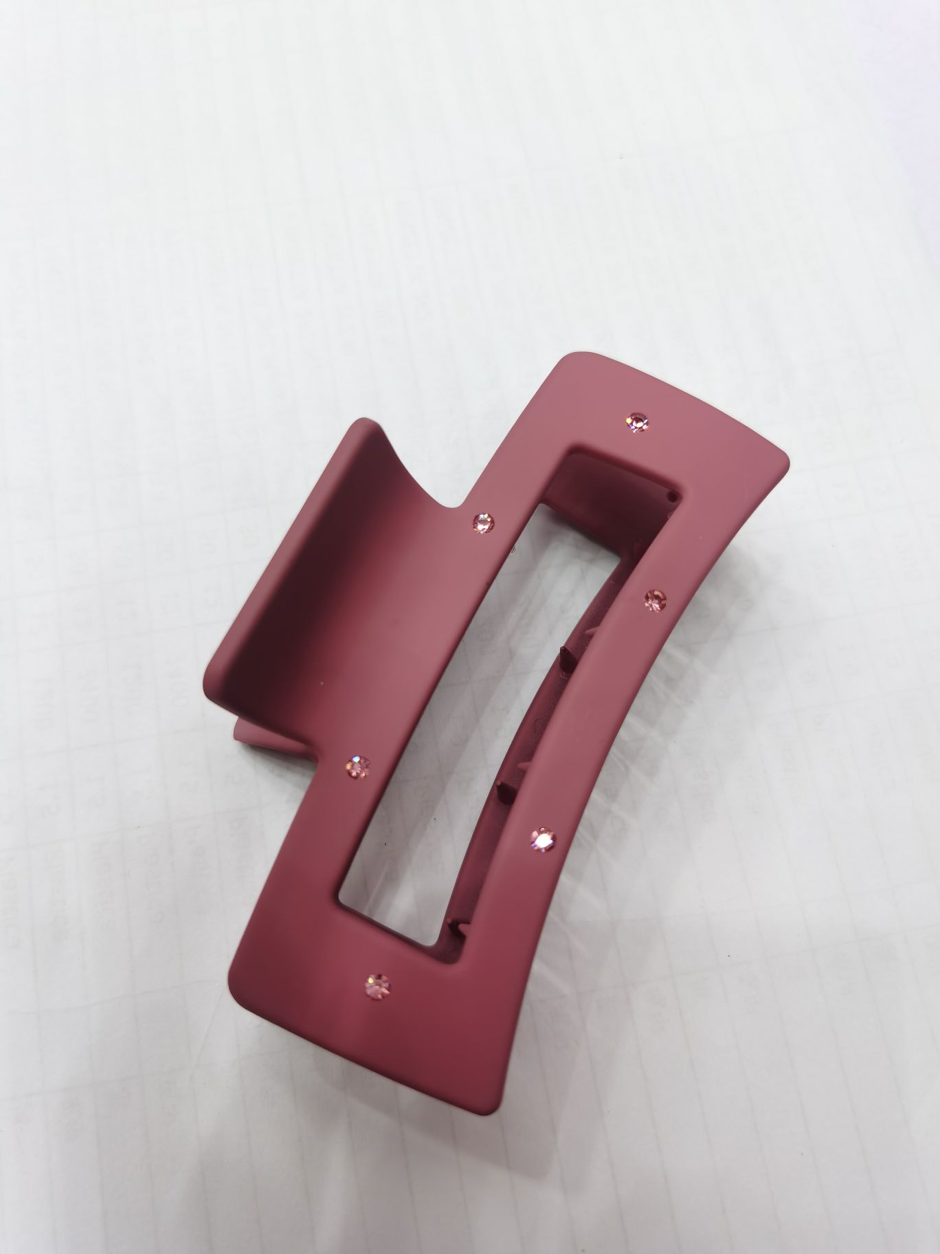 Korean style popular light luxury matte elastic lacquer inlaid with crystal diamonds, scratch-resistant square hollowed-out hair clipper and head accessory Specification image