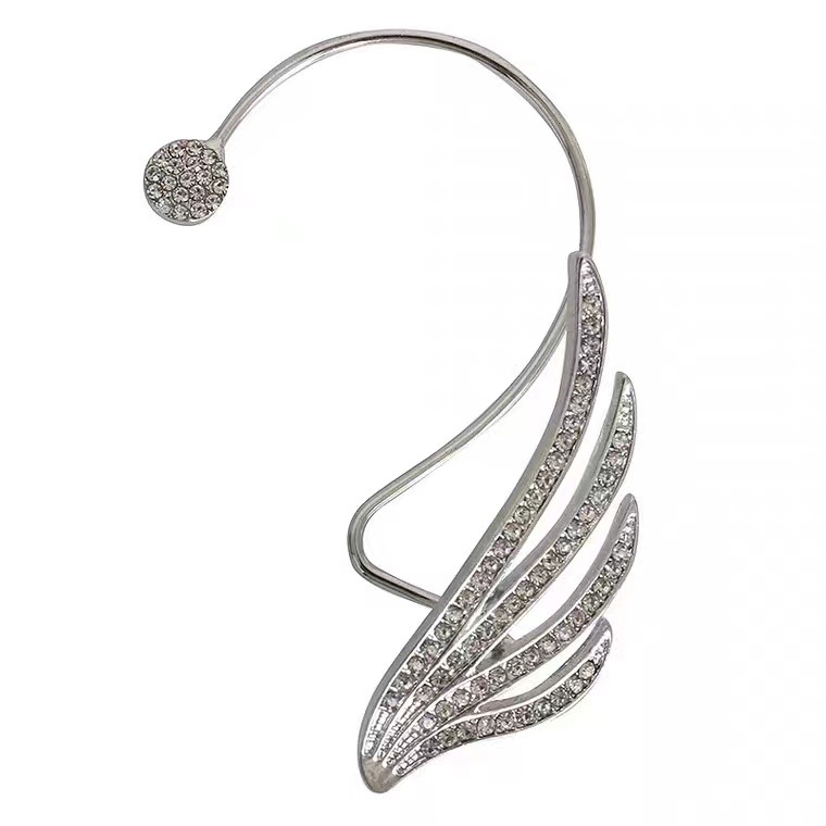 Angel Wings Light Luxury Platinum-plated Zircon ear pendants, the same style as Douyin bloggers, exude a sense of high-end sophistication and are a trendy ear-piercing accessory detail image 5