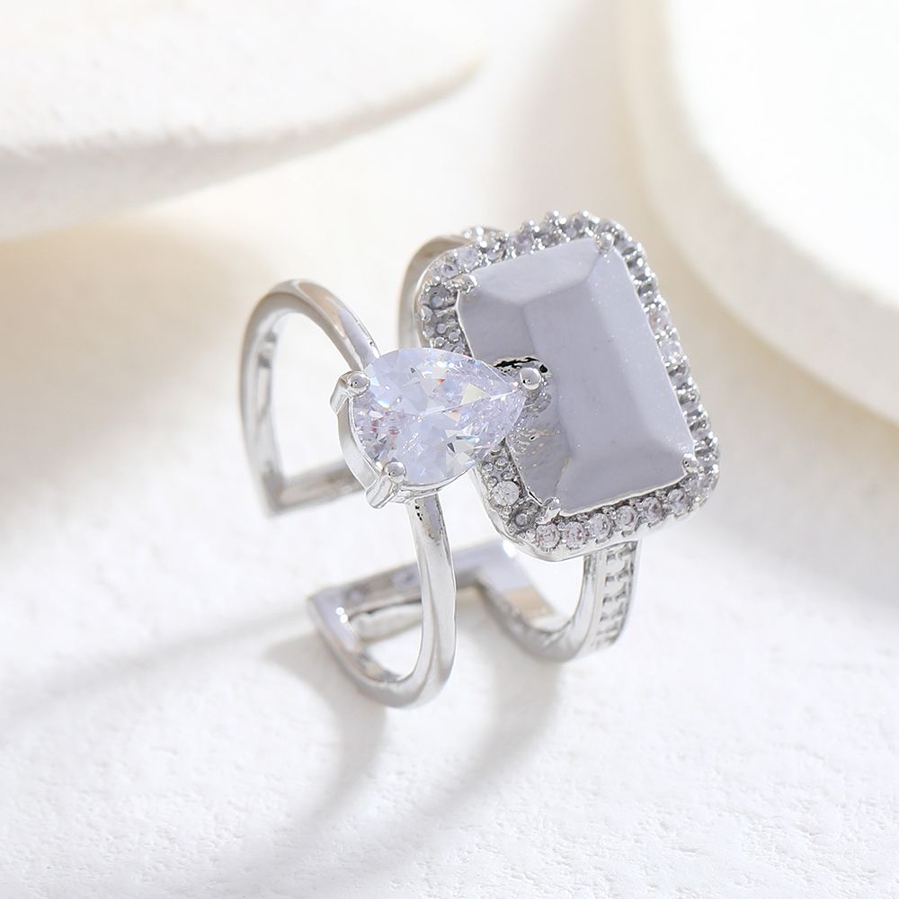 Fengyu North Day Futuristic and niche design metal texture geometric square Zircon ring, ring opening 002 Specification image