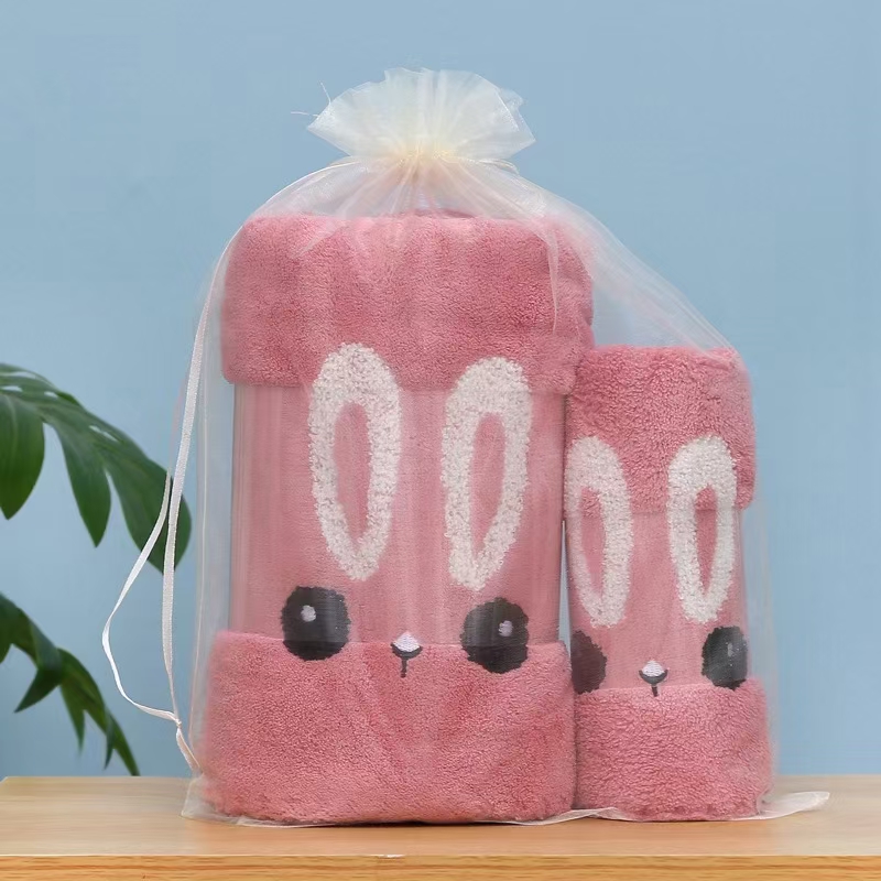 Pañuelo bordado coral fleece Specification image