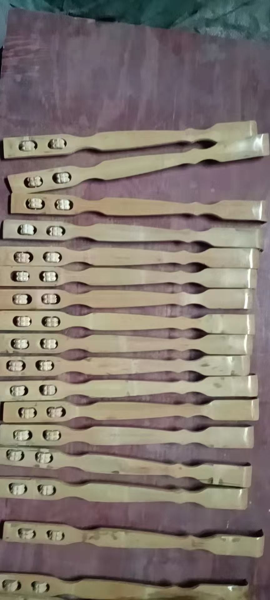 

1#竹竹制双齿不求人，产品尺寸46*3.5*0.6cm，一箱300个，10个一扎详情图8