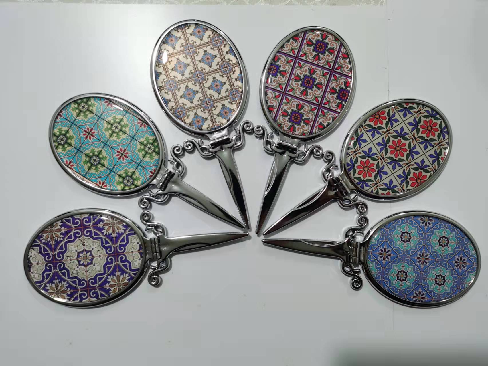 European and Korean style mini folding mirror handle mirror, girl makeup mirror logo advertisement, custom-made makeup mirror, pocket portable mirror