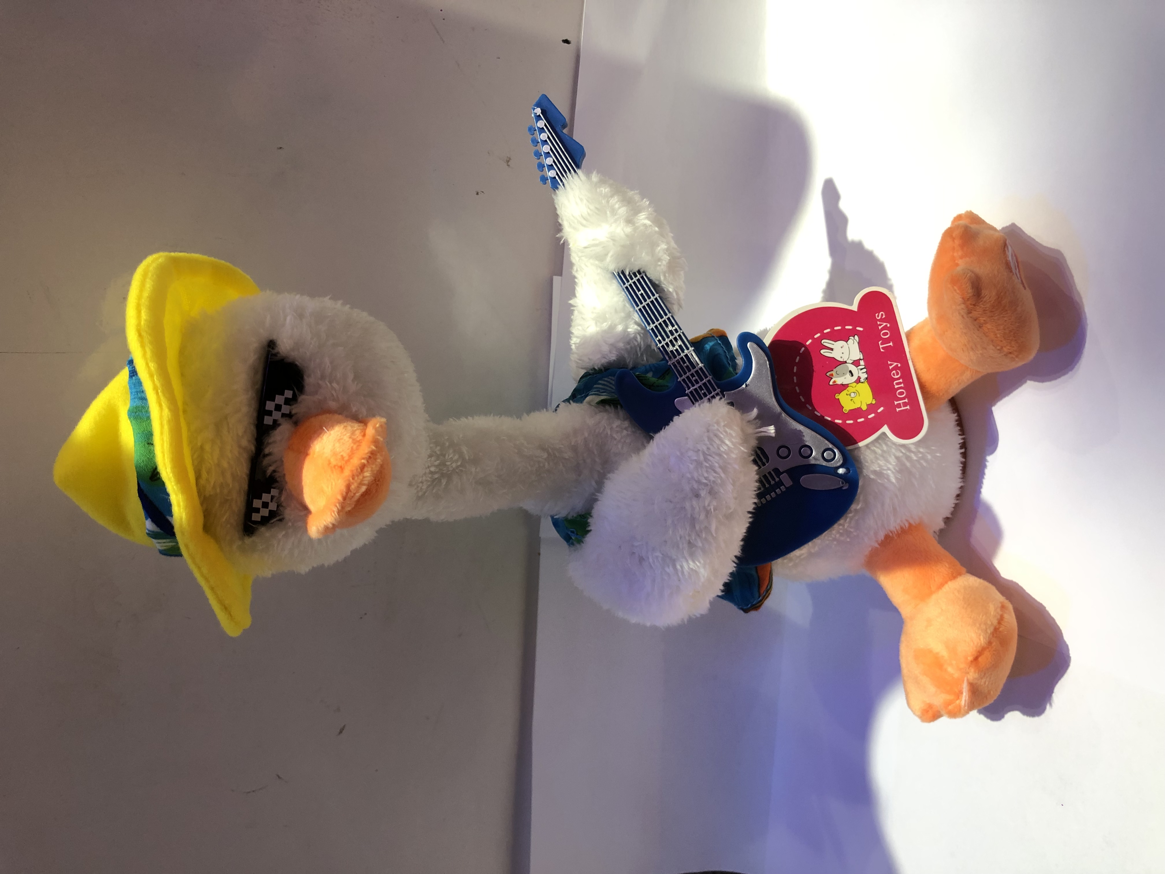 The new internet-famous bestseller, the electric sitting duck, can dance with music and lights from Shanghai HNR Application Scenario