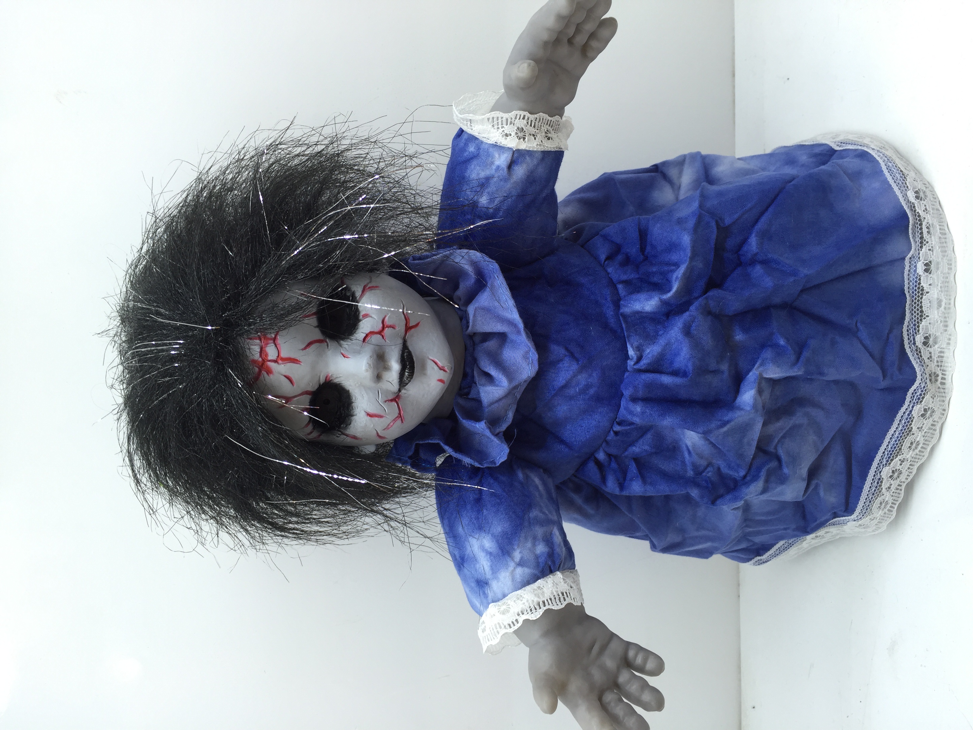 万圣节装饰智能电动新款走路鬼娃娃会走路带灯光声控功能密室逃脱鬼屋酒吧道具商海HNR397