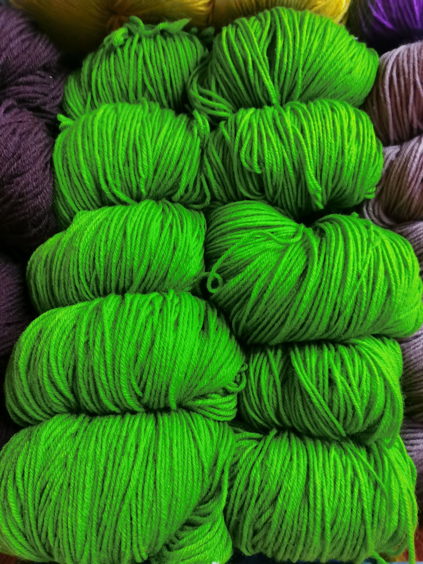 Cashmere fluorescent green