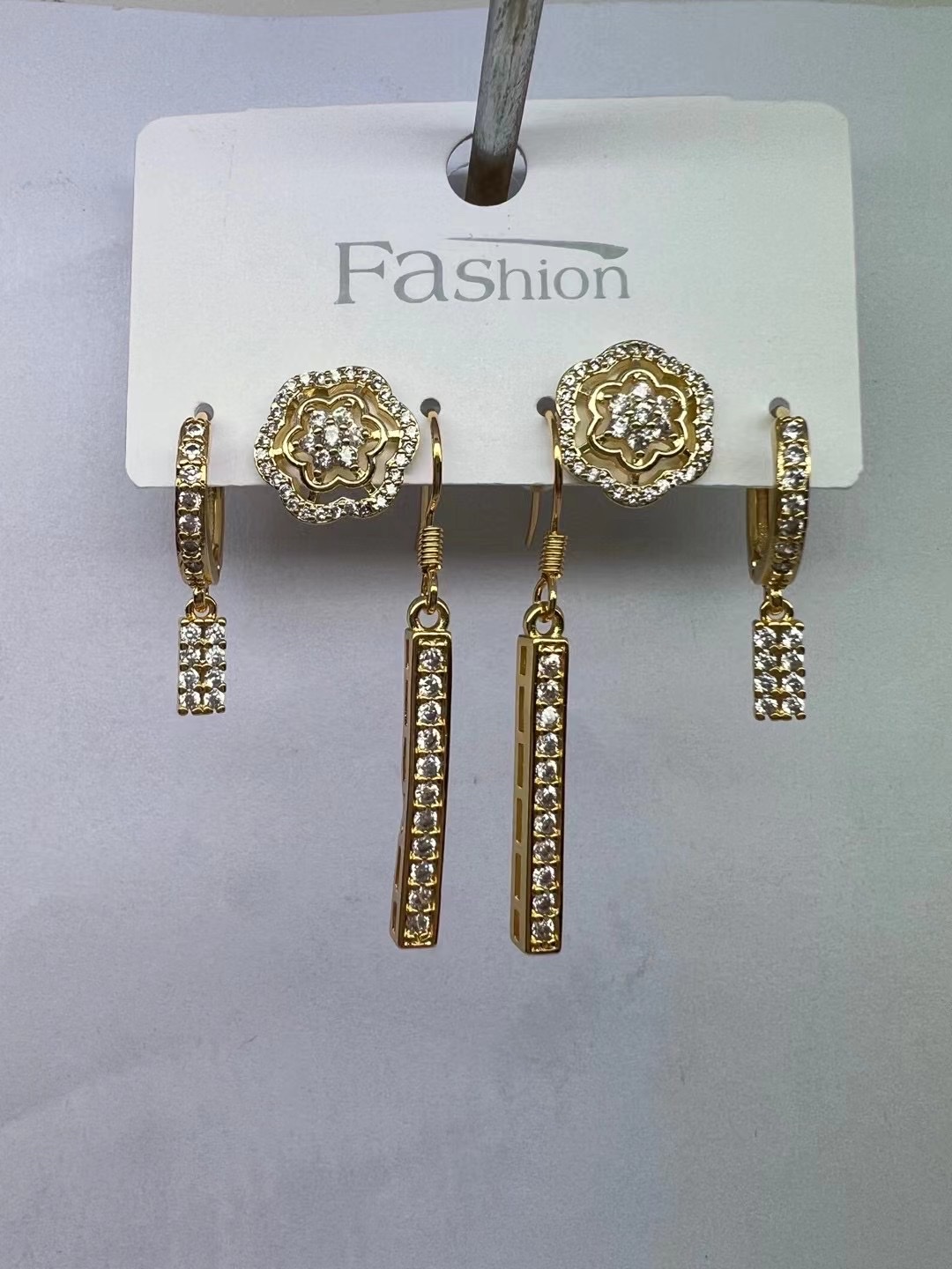 Zircon inlaid micro-inlaid stud and ear buckle set