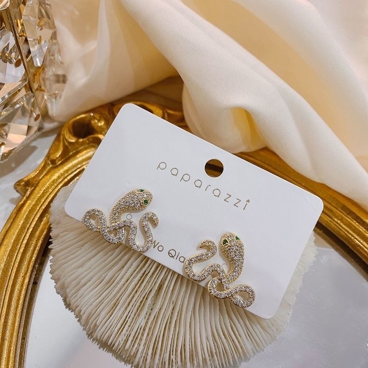 925 Silver Ear rings for women, fashionable and elegant, anti-allergy ear buckles, new Korean version earrings 305 details Picture