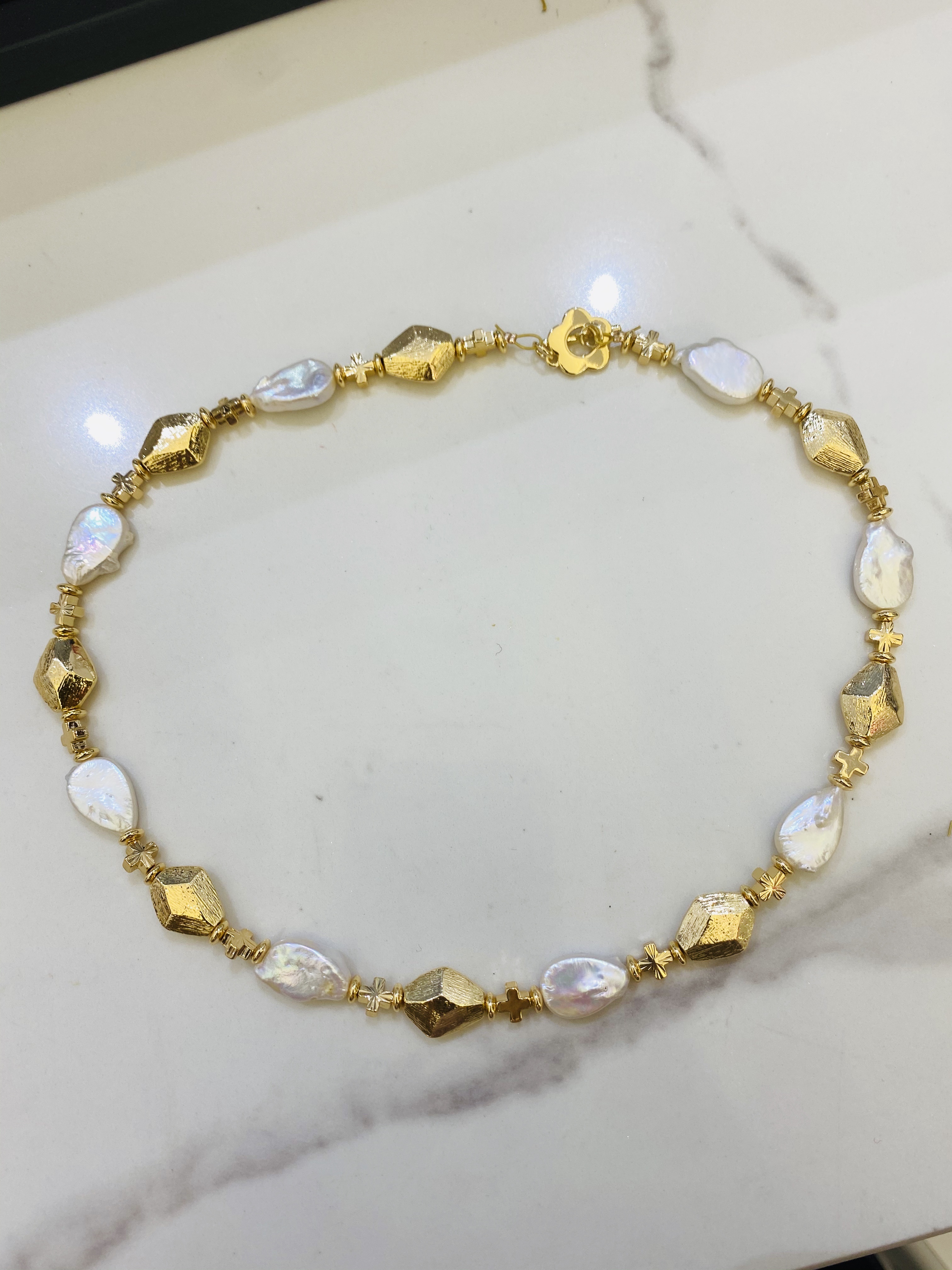 قلادة صخرية من نوع بلوك Specification image
