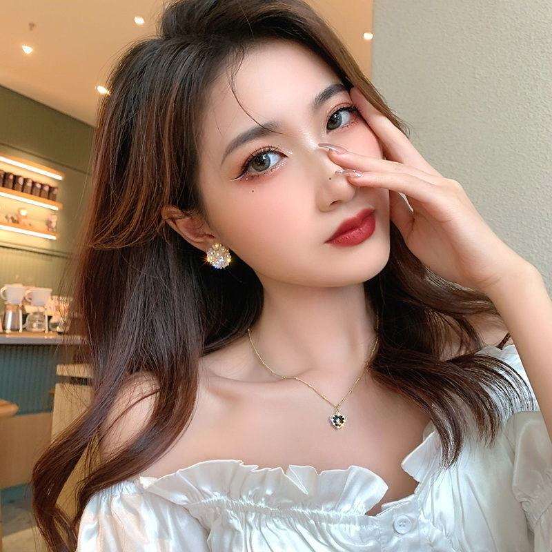 925 Silver Ear Rings for women, fashionable and elegant, anti-allergy ear buckles, new Korean version earrings 301 details Picture