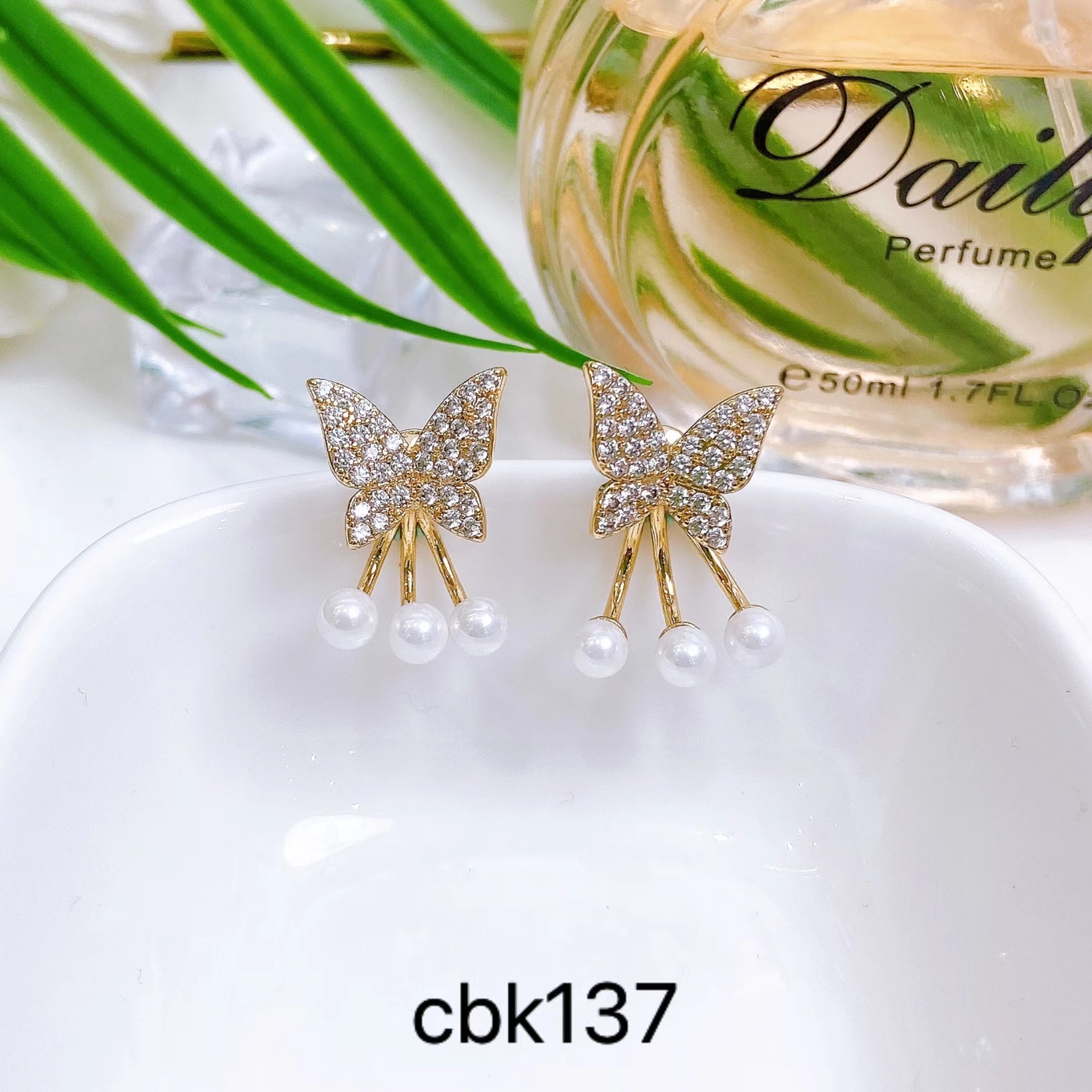 蝴蝶结耳钉/吊坠/金属产品图