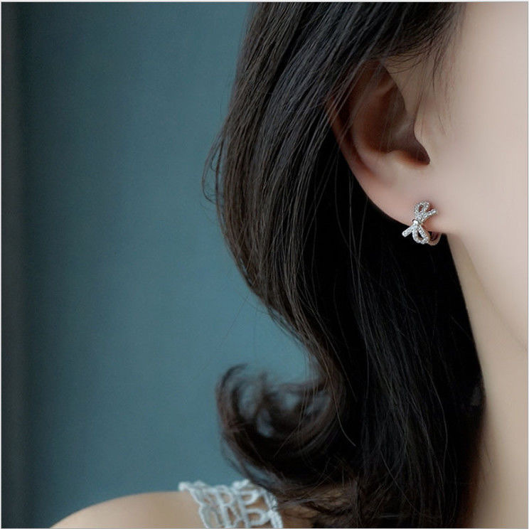 925 Silver Ear Rings for women, fashionable and elegant, anti-allergy ear loops, new Korean version earrings 303 details Picture