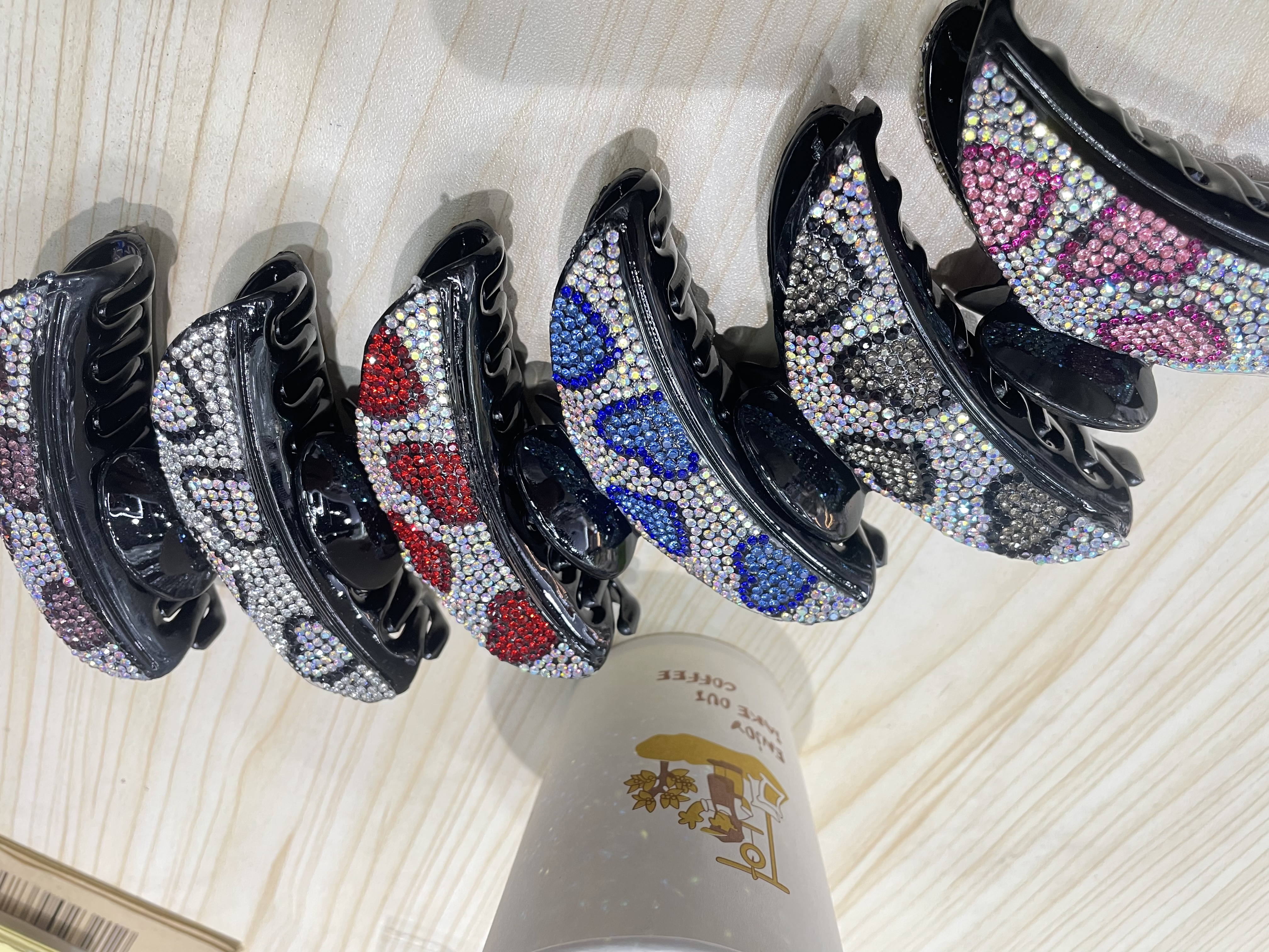 Factory direct supply of Korean-style hair accessories and headwear, fully set with diamonds and rhinestones, large scratch-clip hair clips wholesale details Picture