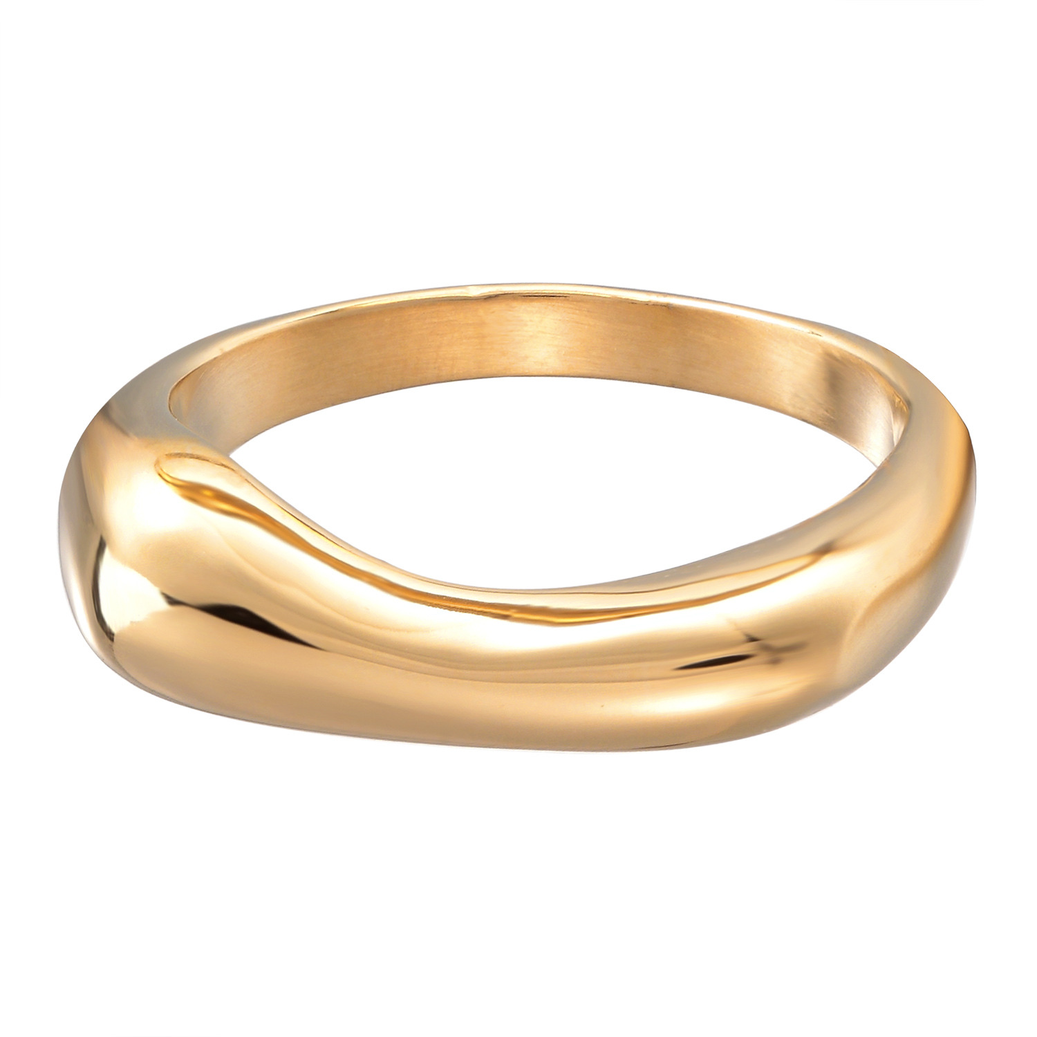 Titanium steel electroplated 14K gold ring, Japanese and Korean style, wavy twisted index finger plain ring, simple, elegant and fashionable accessory, ladies' fashion ring Application Scenario