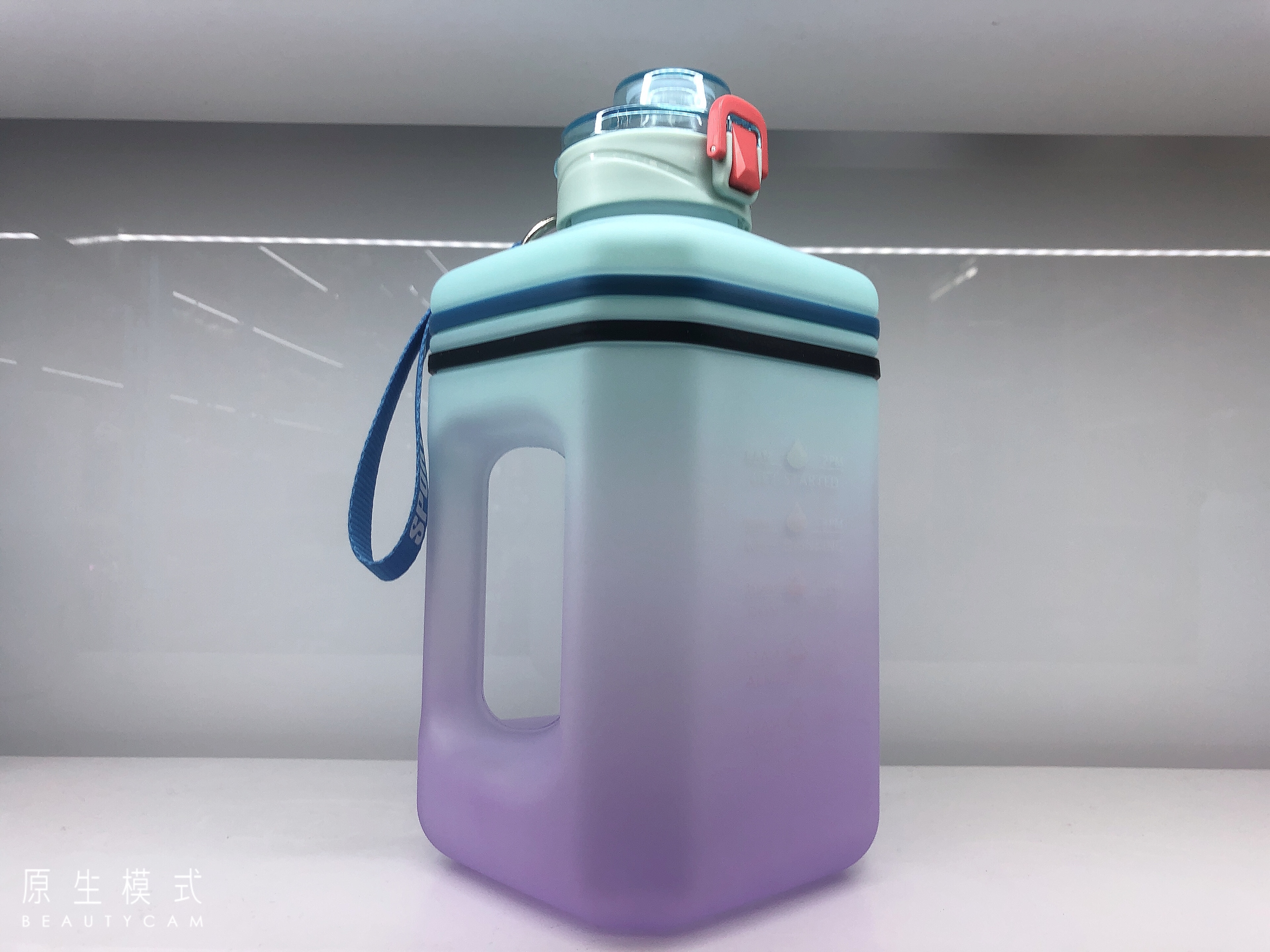 New square Donton cup with a frosted 2.2l large capacity water bottle Application Scenario