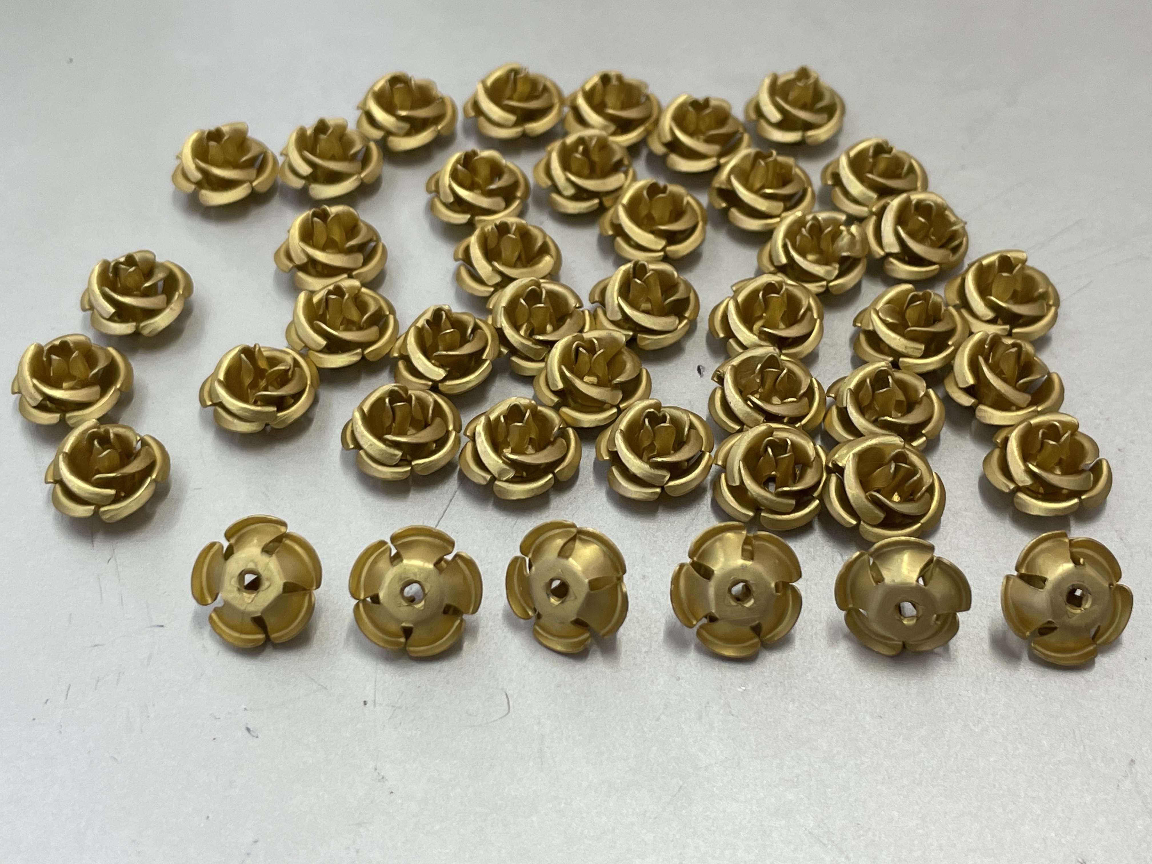 No. 8885, 9th Street, E Zone, 3rd Floor, Zone 1, Yiwu International Trade City, 10mm five-petal flower, 18# color Specification image