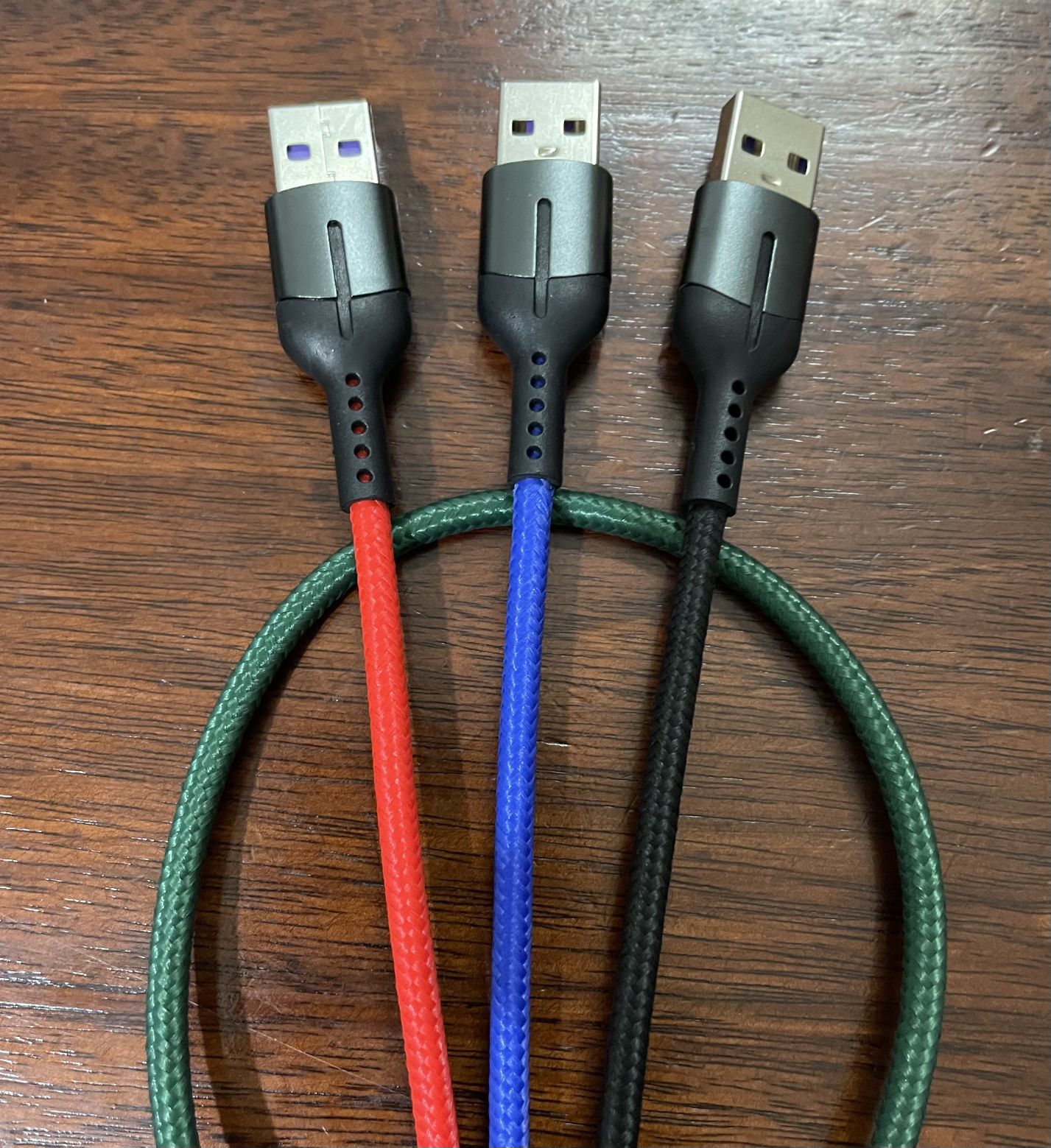 Cable de datos de carga para teléfonos móviles de la marca soge, cable tejido, cable de carga, V8, TYPEC, enchufe IP Application Scenario